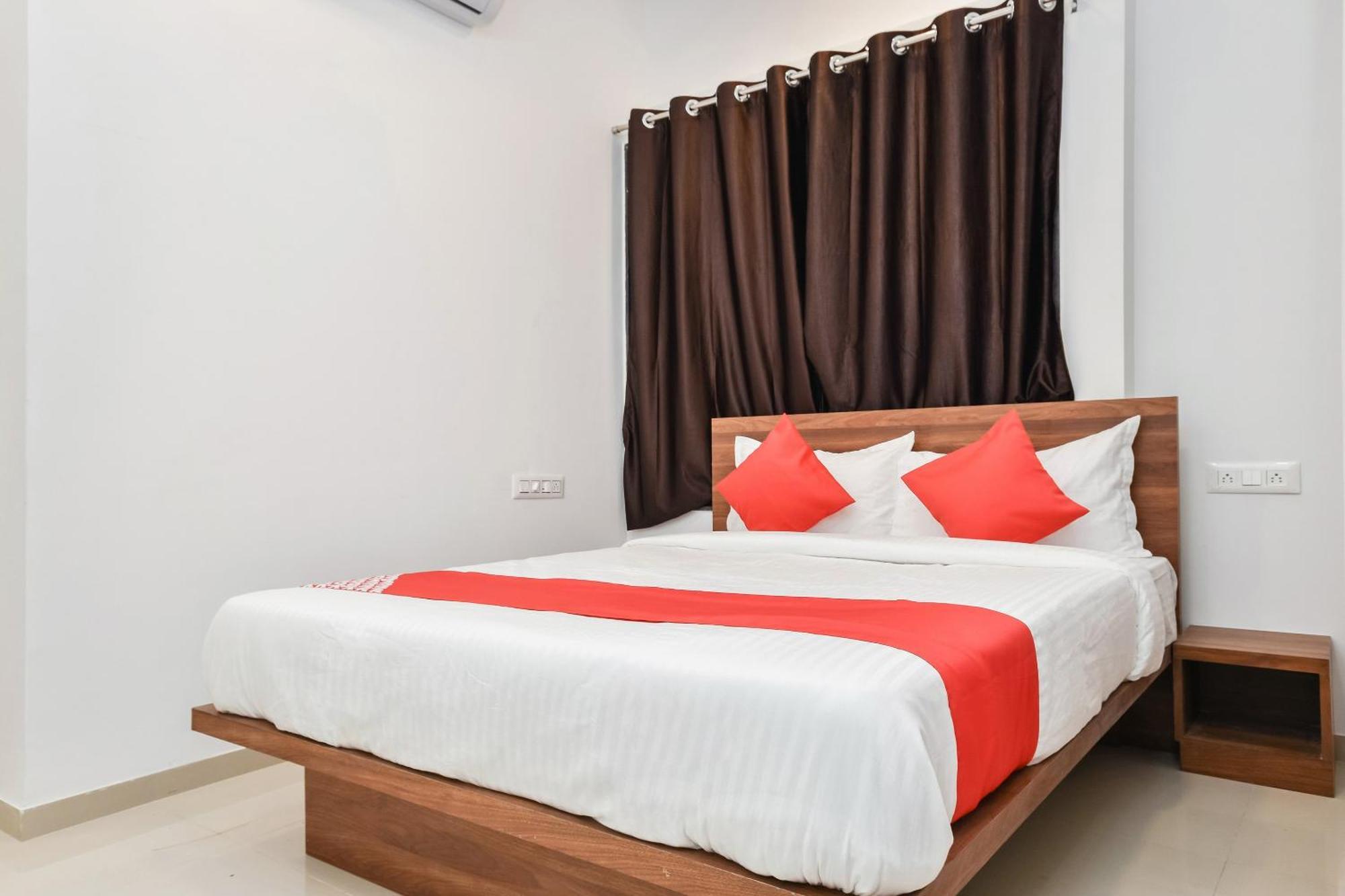 Hotel Oyo The Address 3*