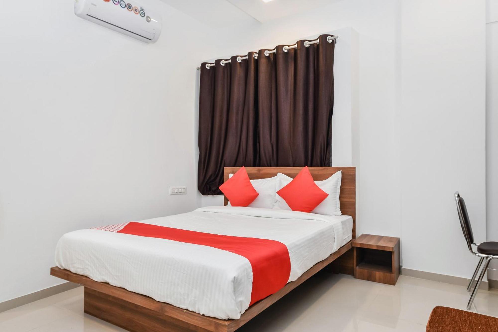 Hotel Oyo The Address Nashik