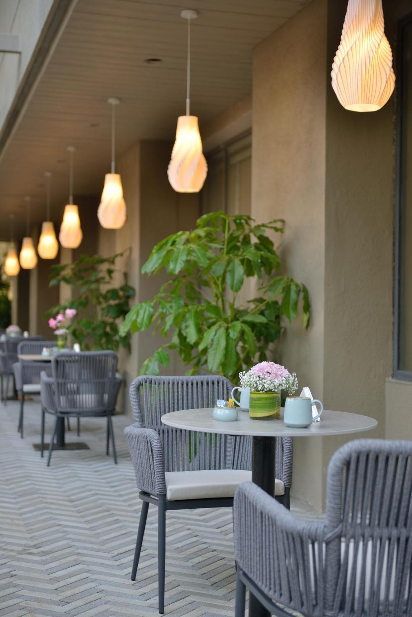 Treat Center Hotel 4*