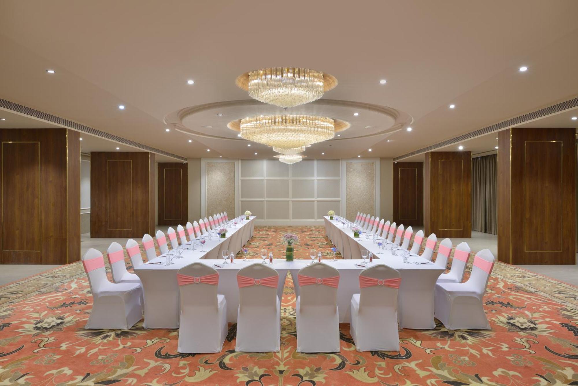 Hotel Treat Center 4*