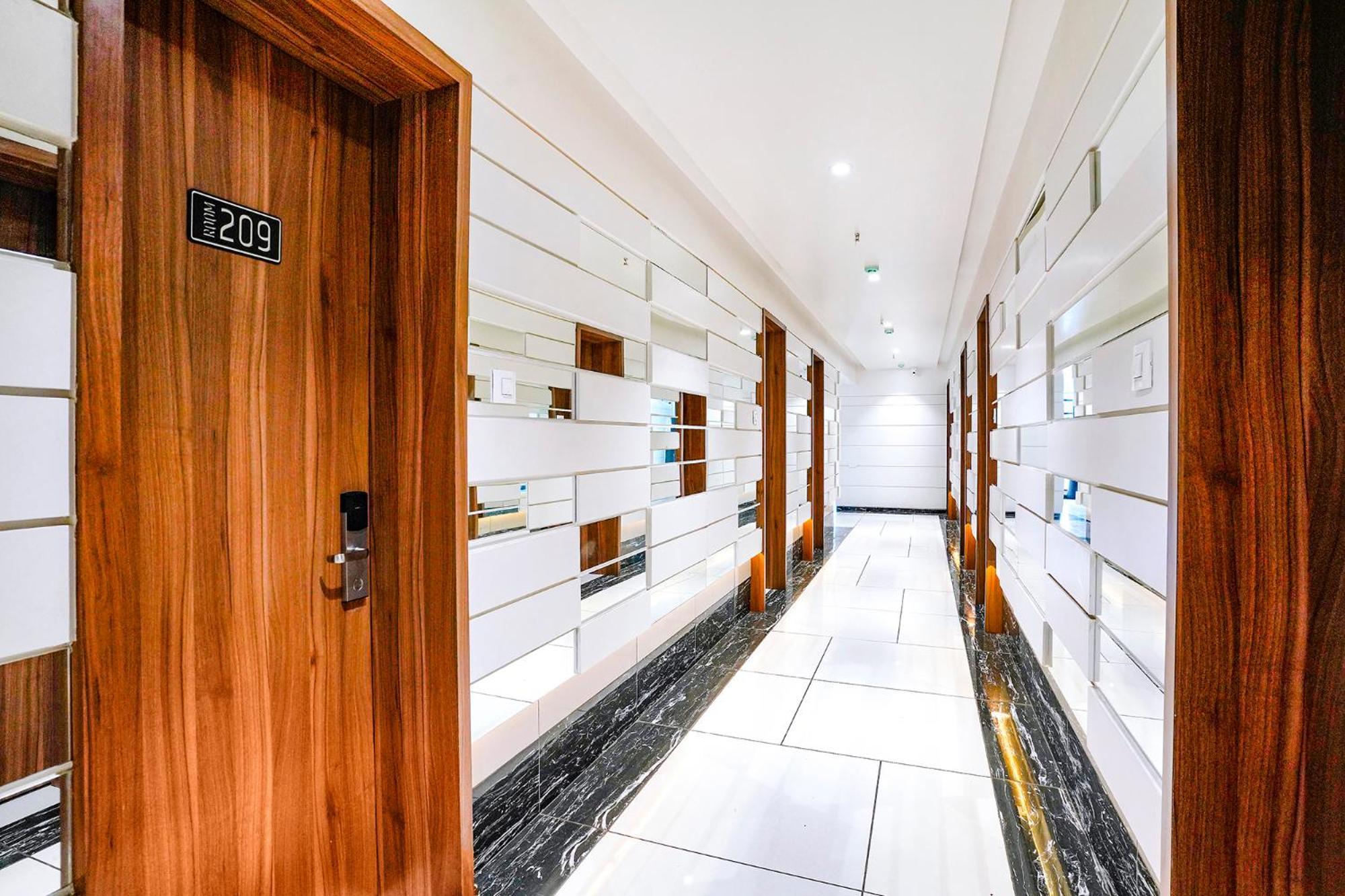 Hotel Fabhotel The - Nr Vijay Mamta Theatre, Road Nashik
