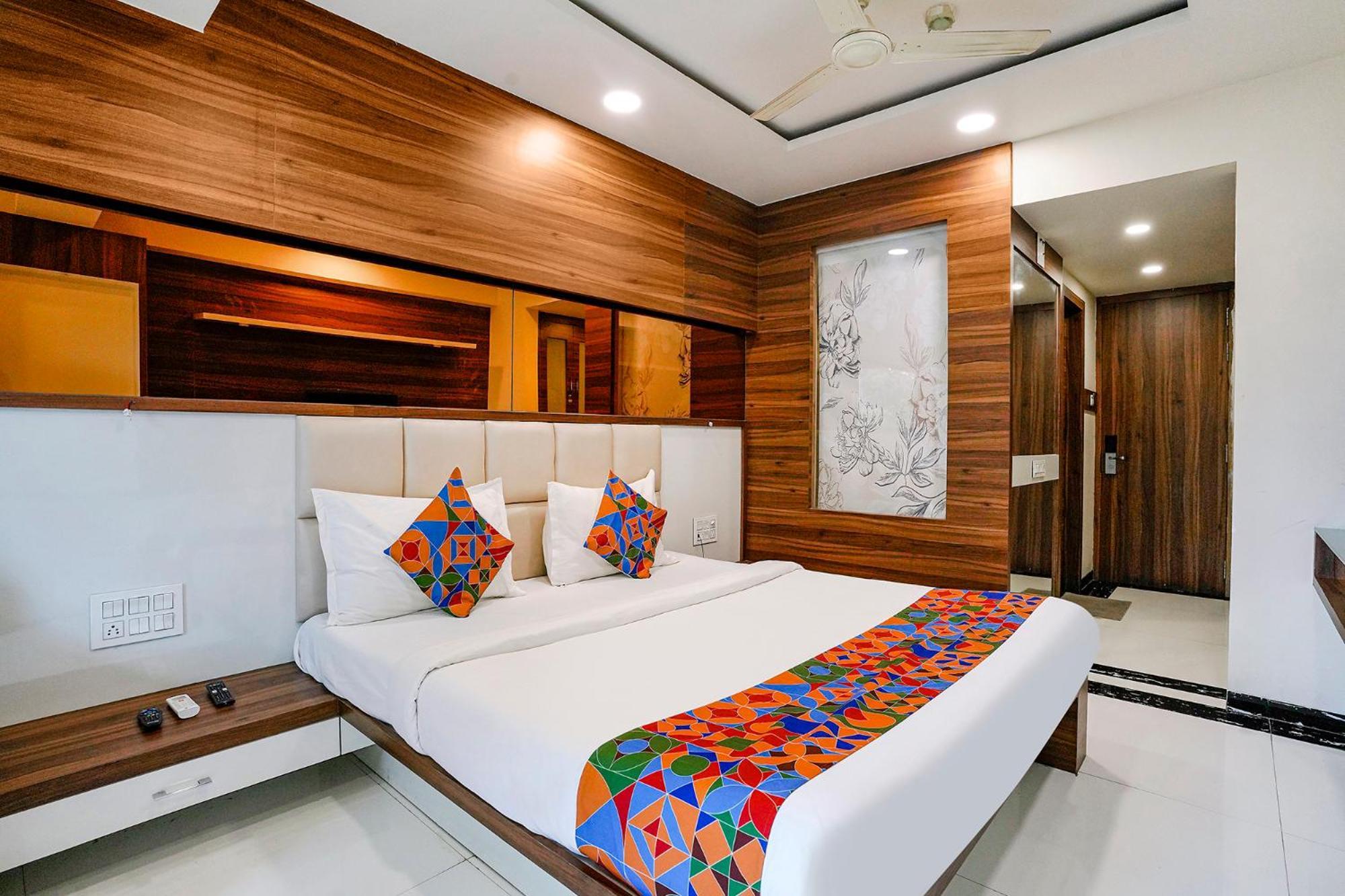 Fabhotel The - Nr Vijay Mamta Theatre, Road *