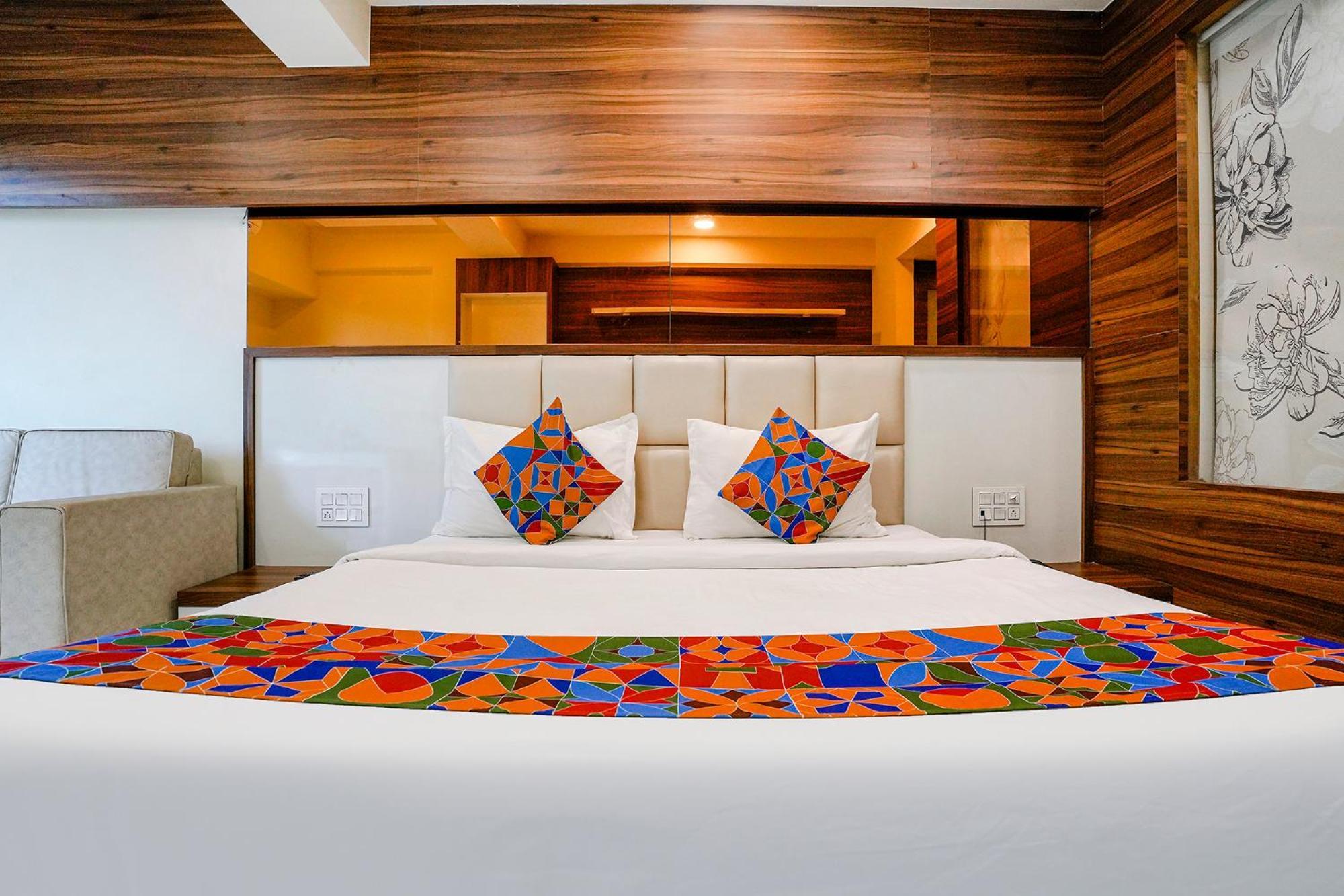 Fabhotel The - Nr Vijay Mamta Theatre, Road Hotel *