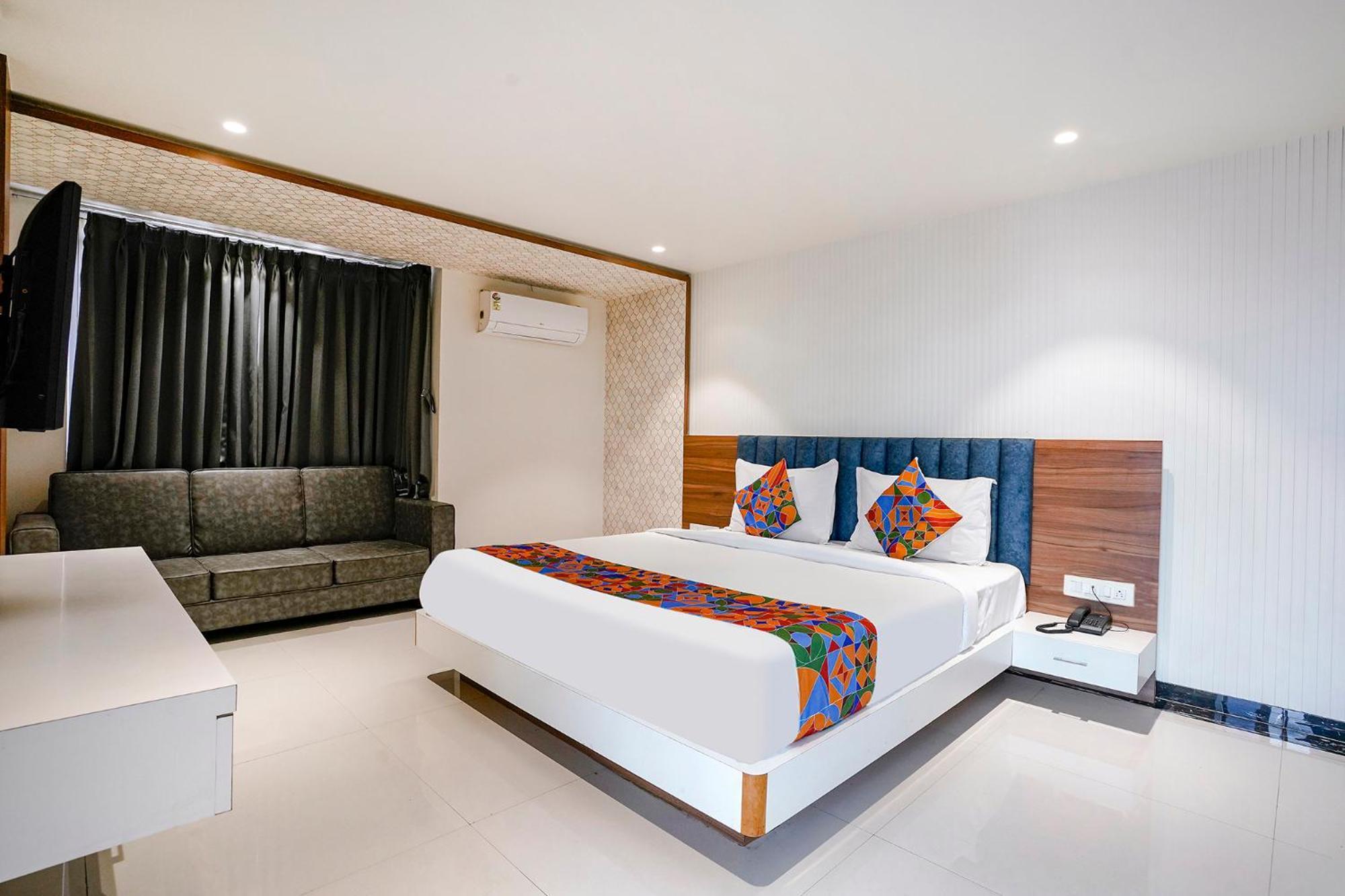 Fabhotel The - Nr Vijay Mamta Theatre, Road Hotel Nashik