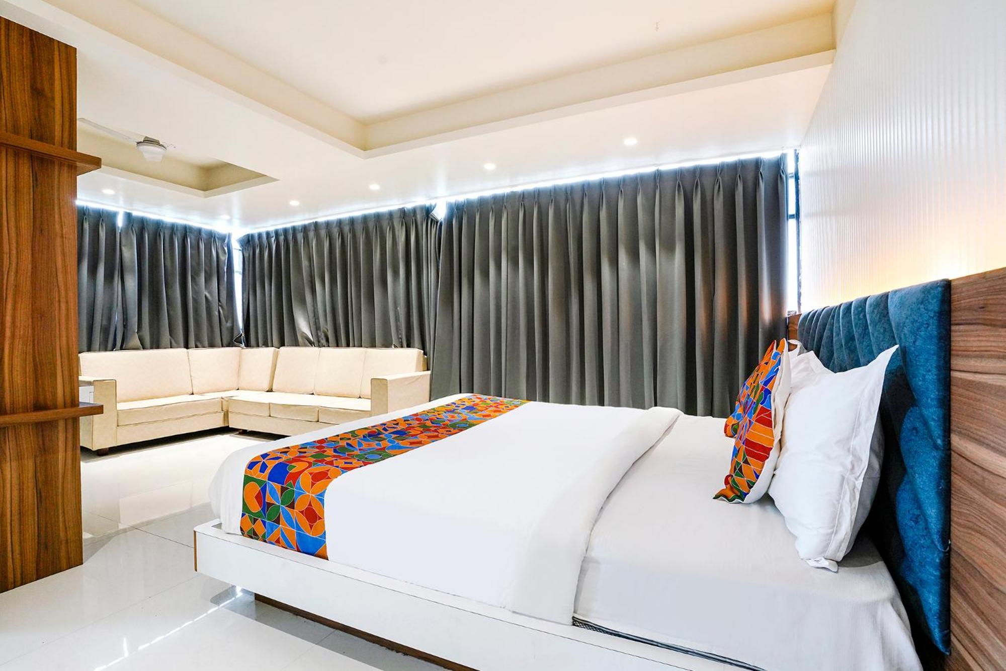 Hotel Fabhotel The - Nr Vijay Mamta Theatre, Road Nashik