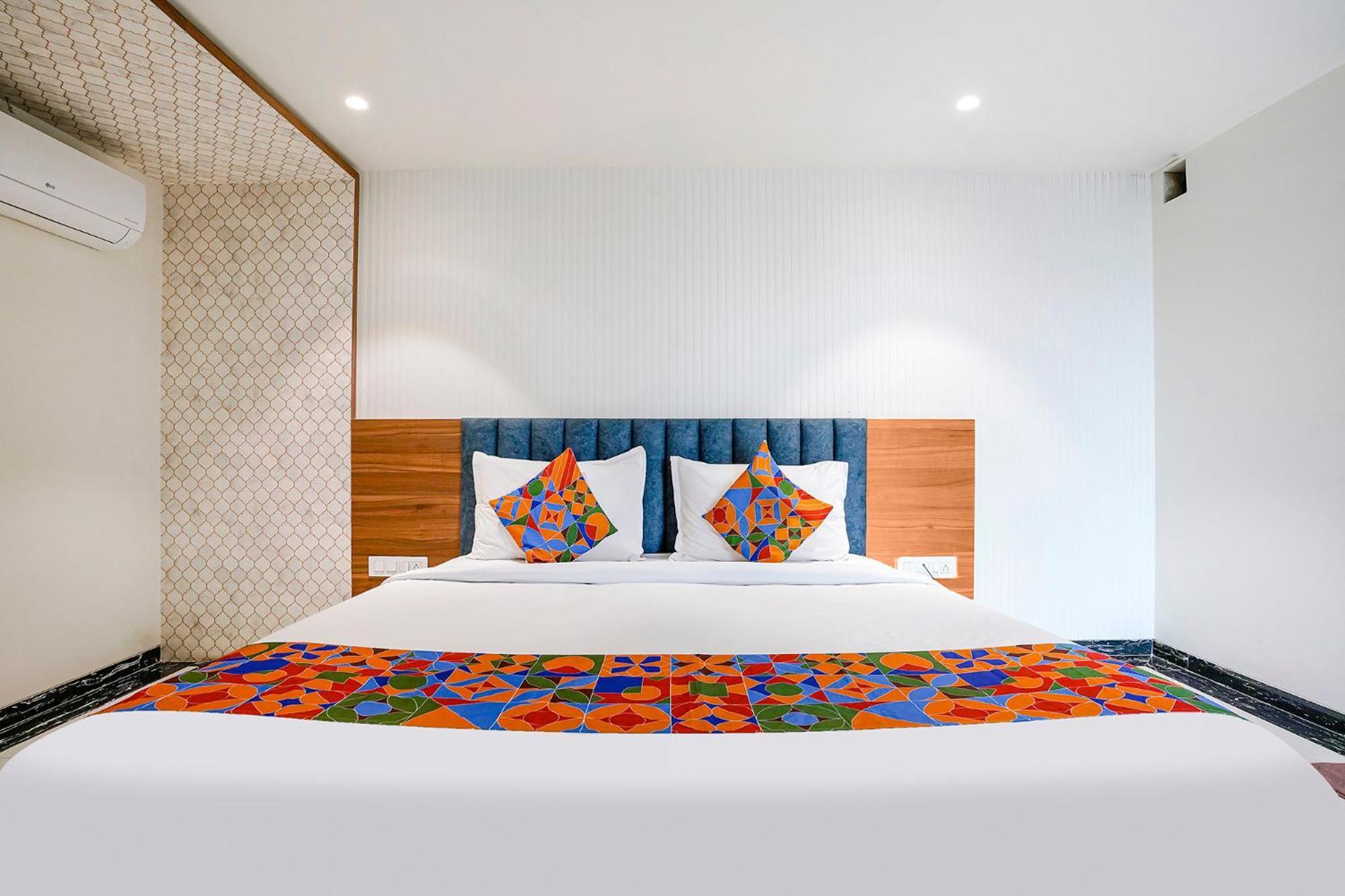 Fabhotel The - Nr Vijay Mamta Theatre, Road