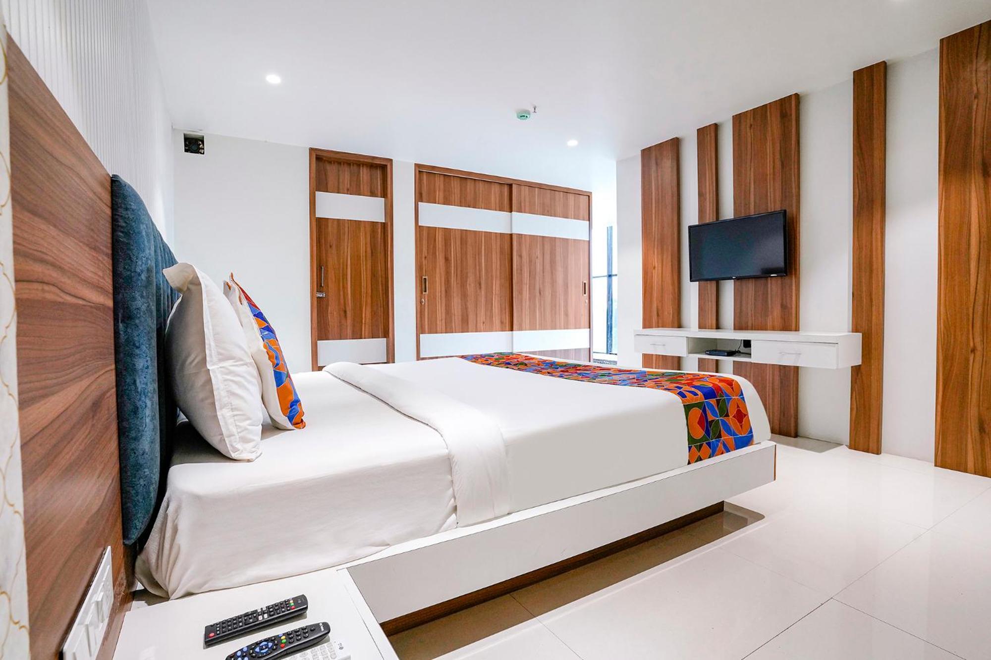 Fabhotel The - Nr Vijay Mamta Theatre, Road Hotel Nashik