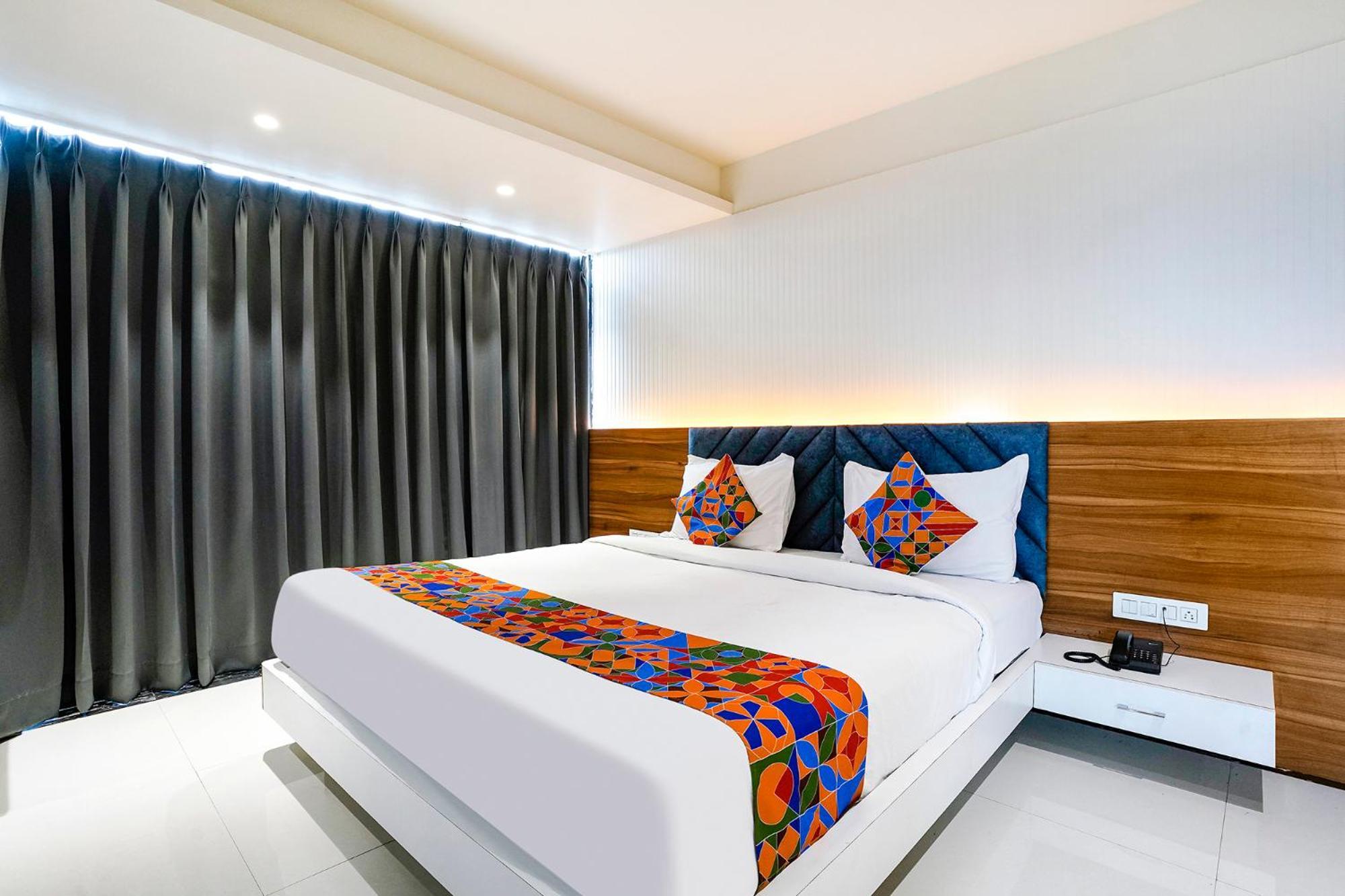 Fabhotel The - Nr Vijay Mamta Theatre, Road *