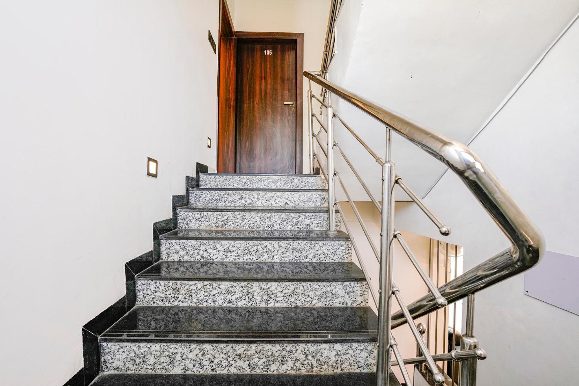 Fabhotel The Regal - Pathardi Phata