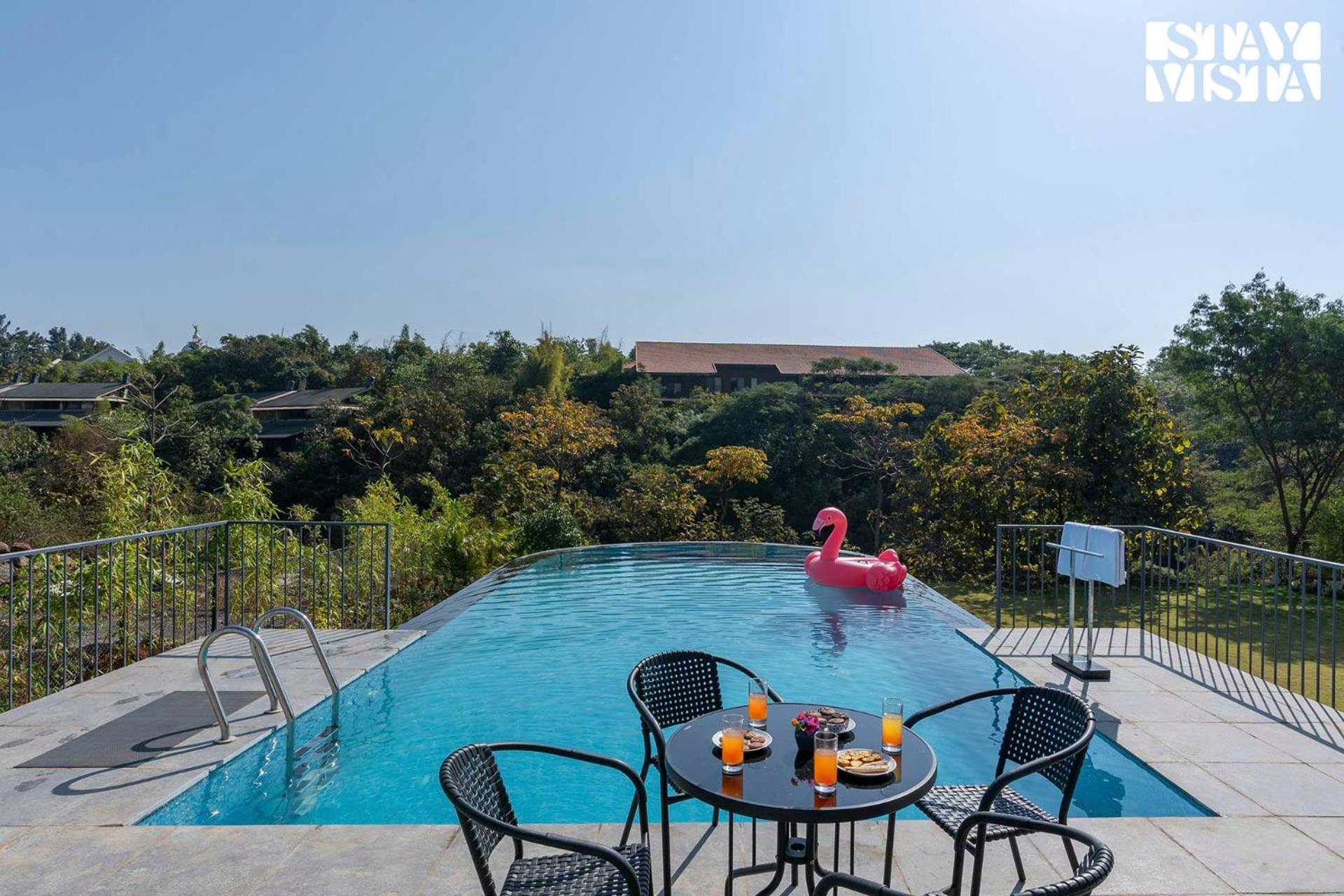 Stayvista's Celeste - Hill-view Retreat With Infinity Pool Villa Nashik
