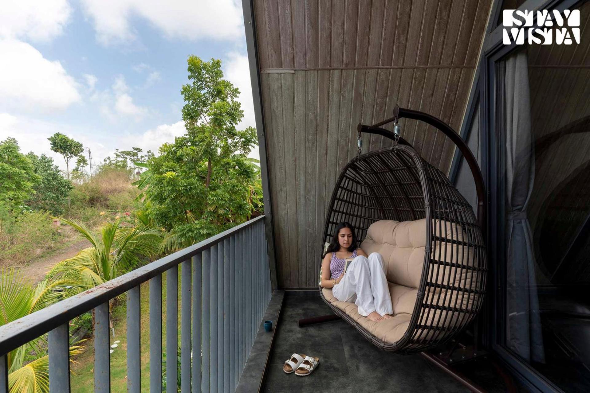 Stayvista's Celeste - Hill-view Retreat With Infinity Pool *