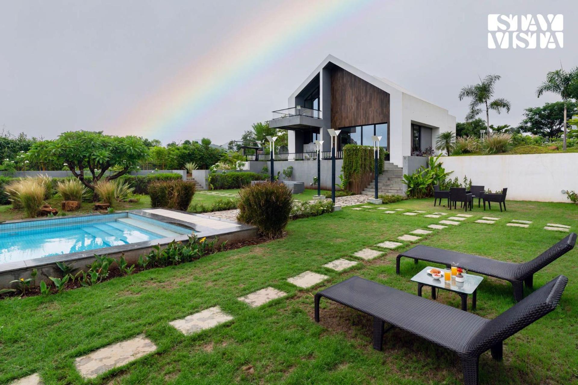 Villa Stayvista At The Rainfield With Gazebo & Lawn *