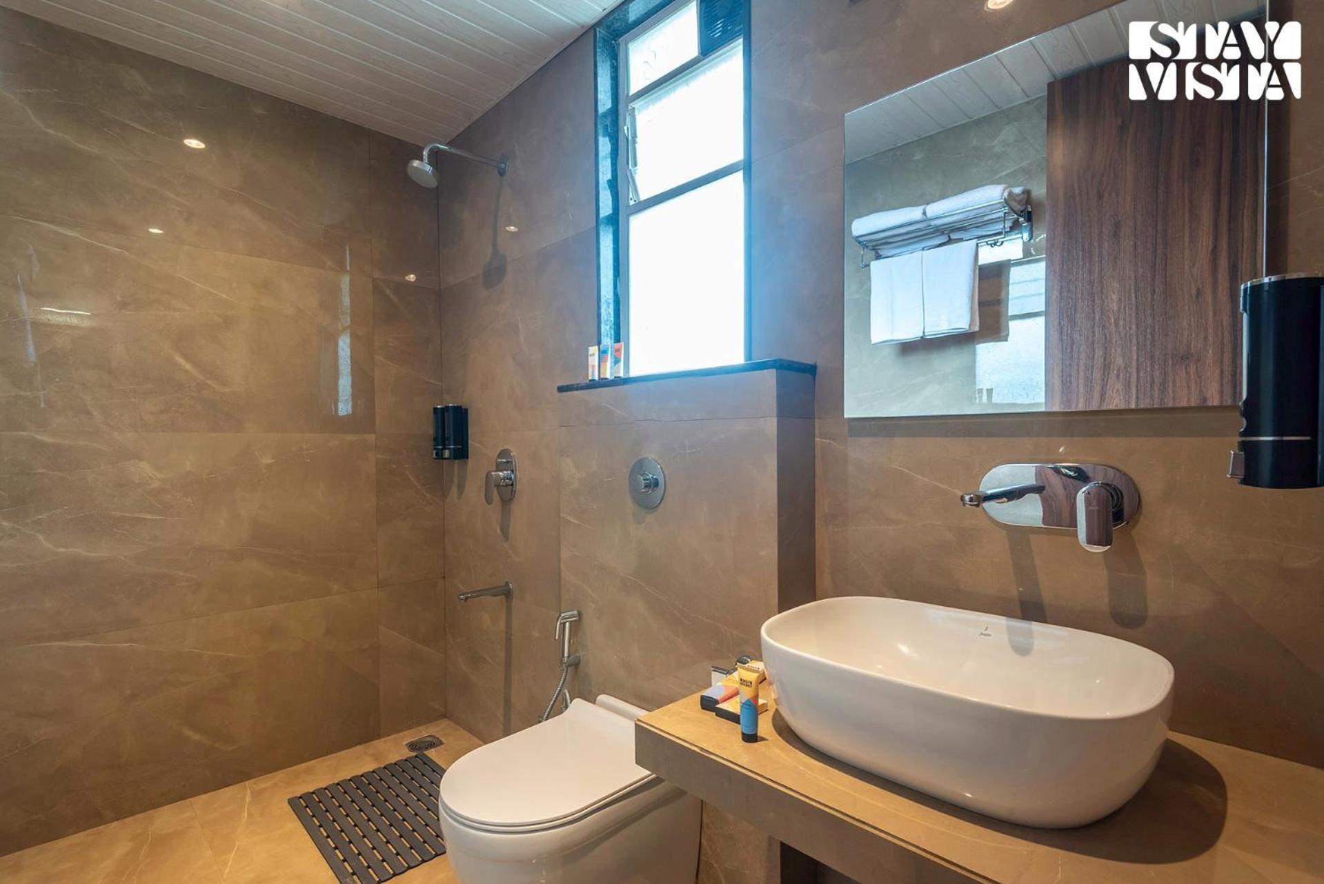Villa Stayvista At Whispering Meadows - Pool, Ac & View