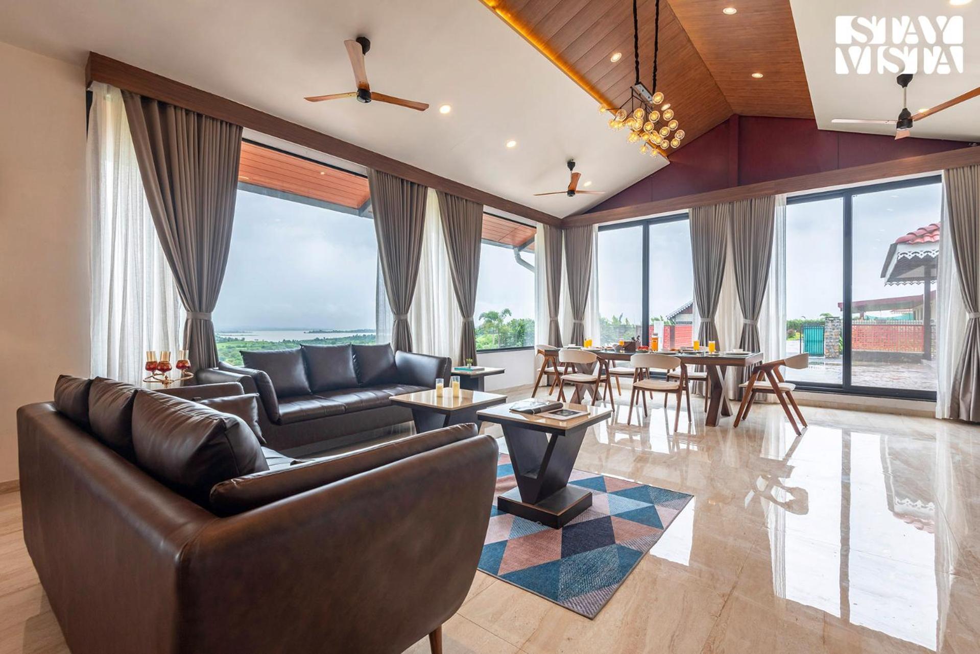 Stayvista At Whispering Meadows - Pool, Ac & View Nashik
