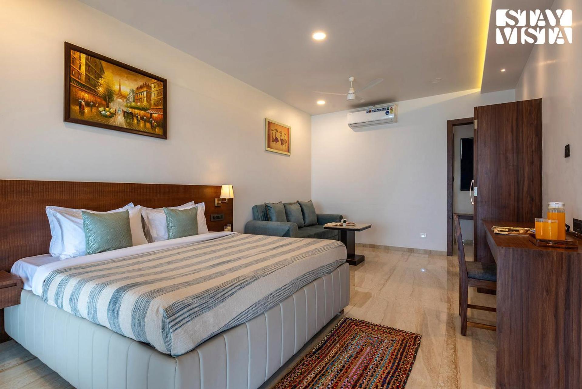 Villa Stayvista At Whispering Meadows - Pool, Ac & View *