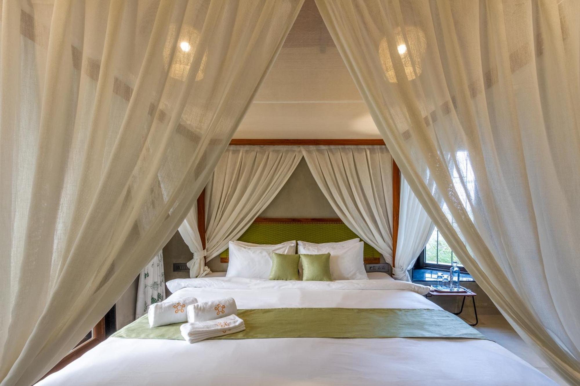 Saffronstays Ashfield - An Eco-luxe 5-bdr In * Nashik