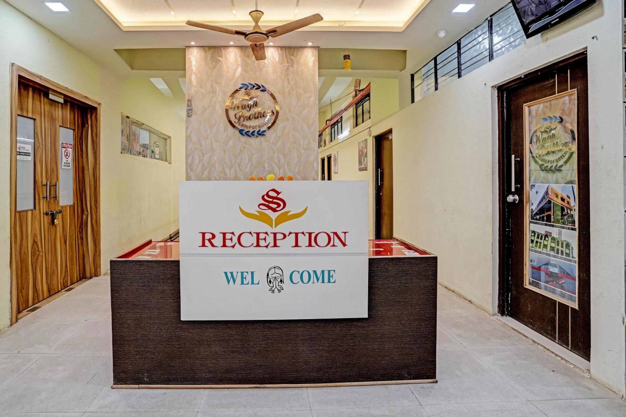 Hotel Oyo Om Sai Nashik