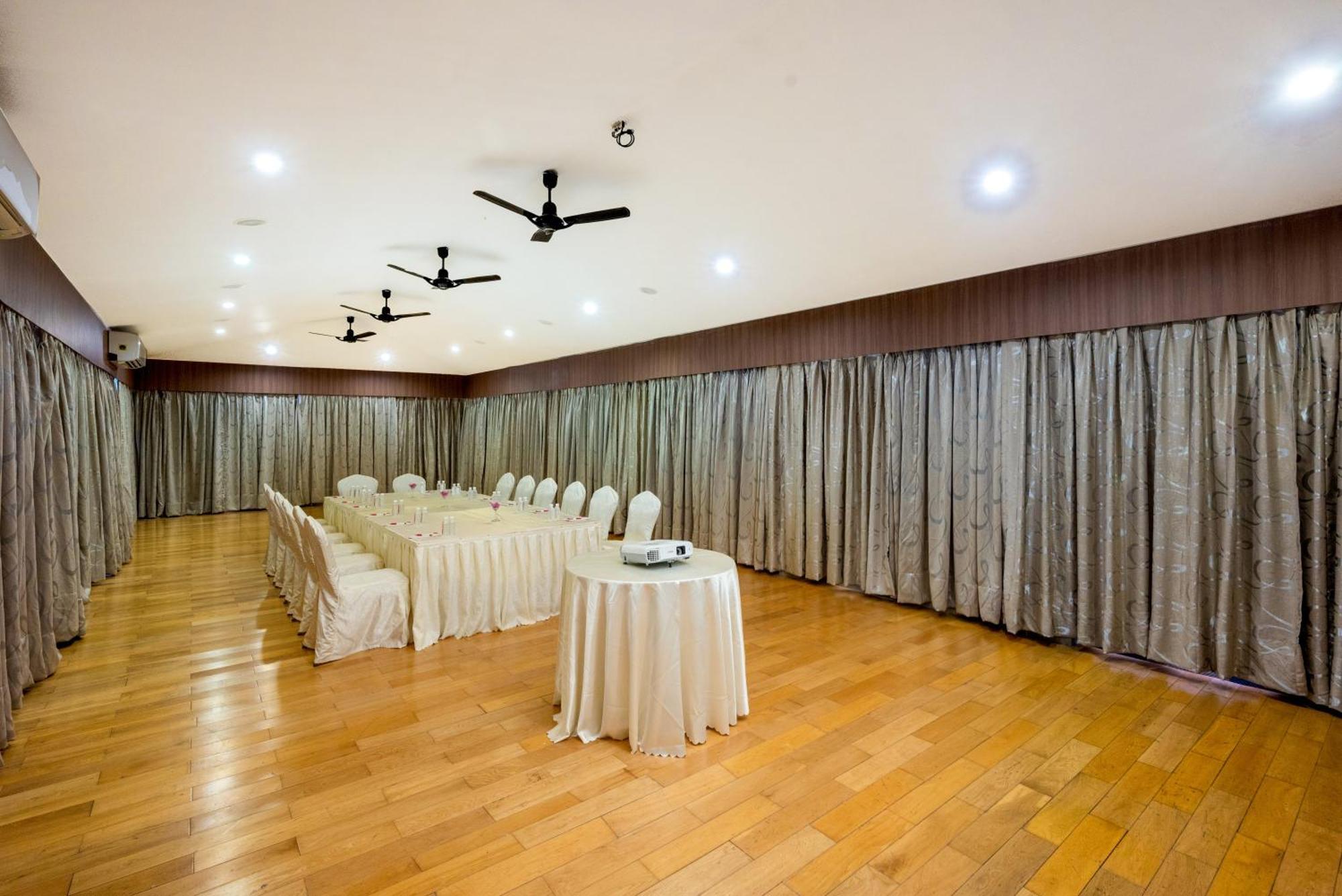 Freesia By Express 4* Nashik