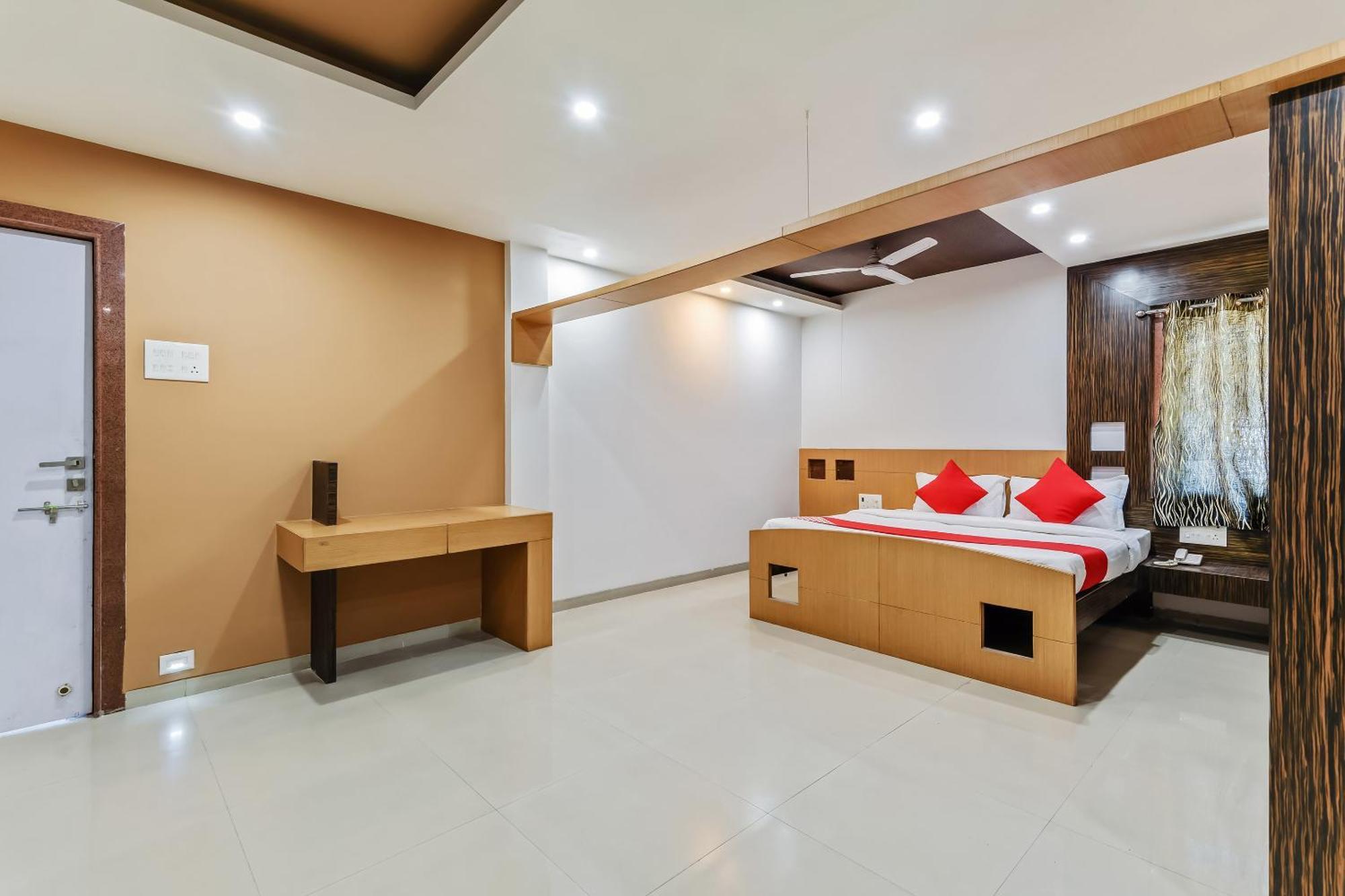O Sachin Residency Hotel 4*