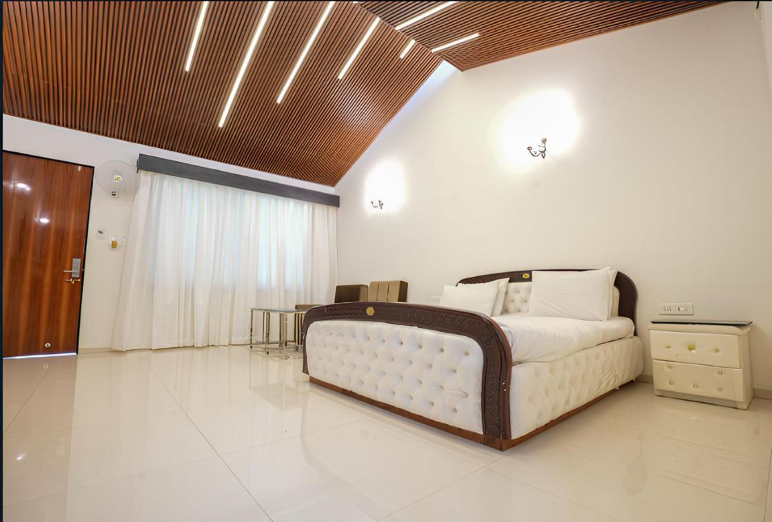 Anand - A Luxury Private Pool In Nashik