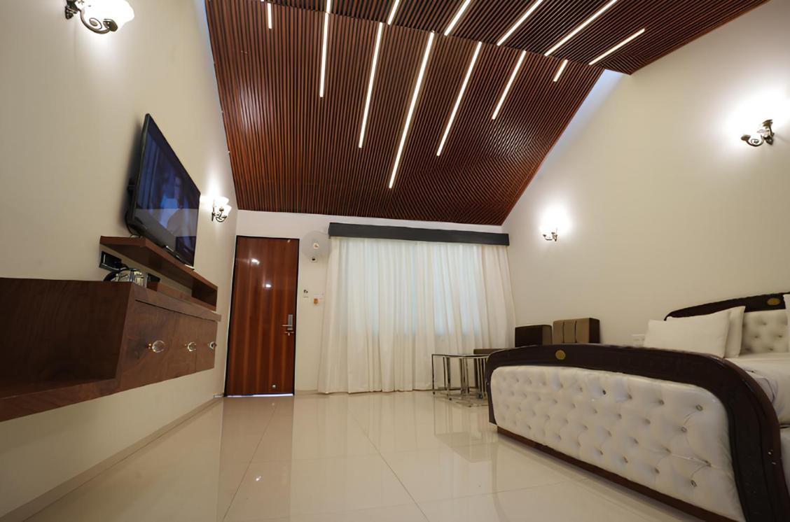 Anand - A Luxury Private Pool In