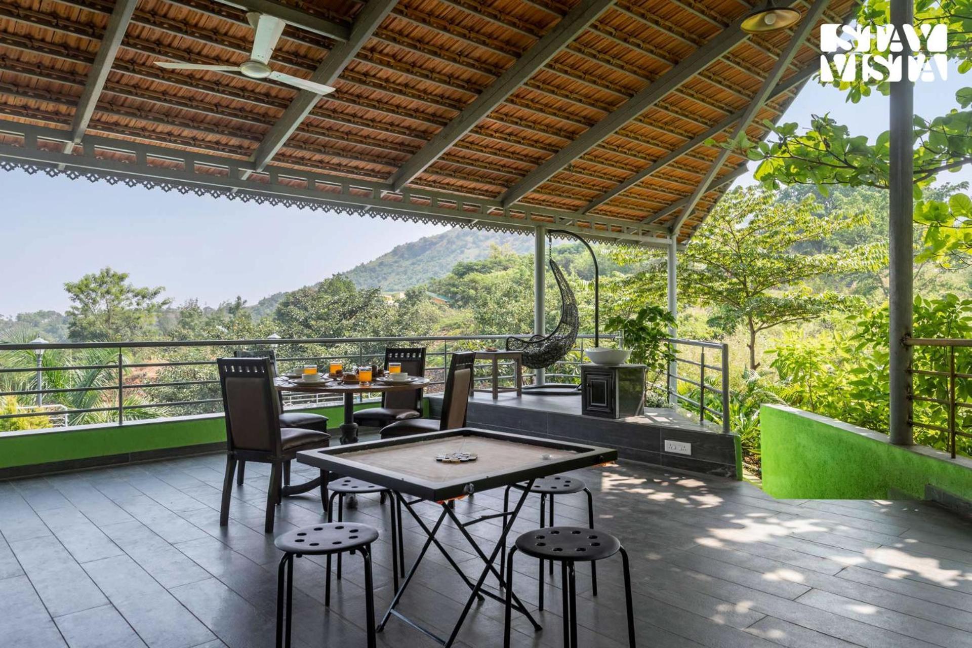 Stayvista At Banyan Bliss With Pool, Bonfire & Lawn