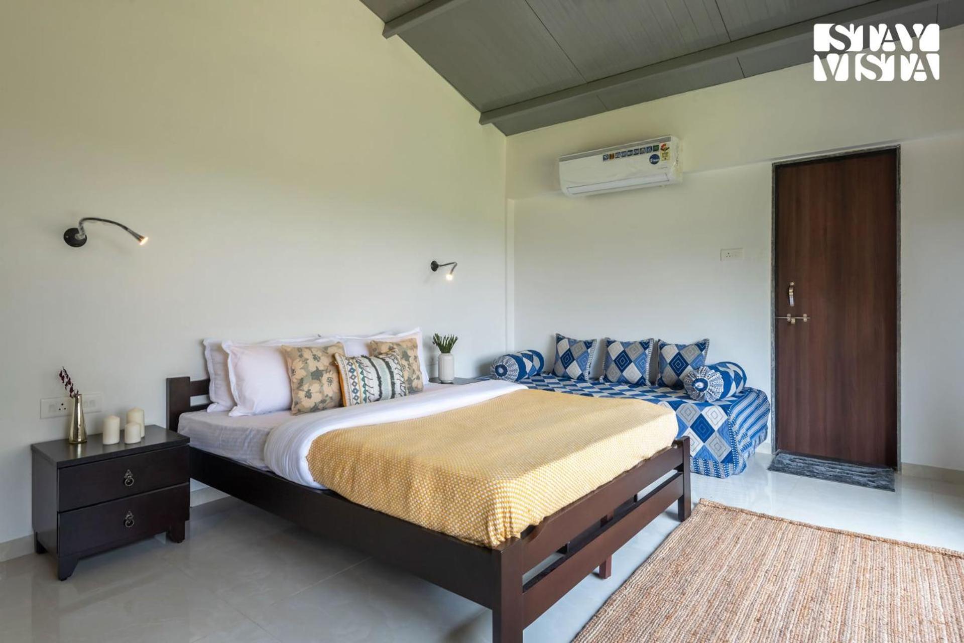 Villa Stayvista At Banyan Bliss With Pool, Bonfire & Lawn *