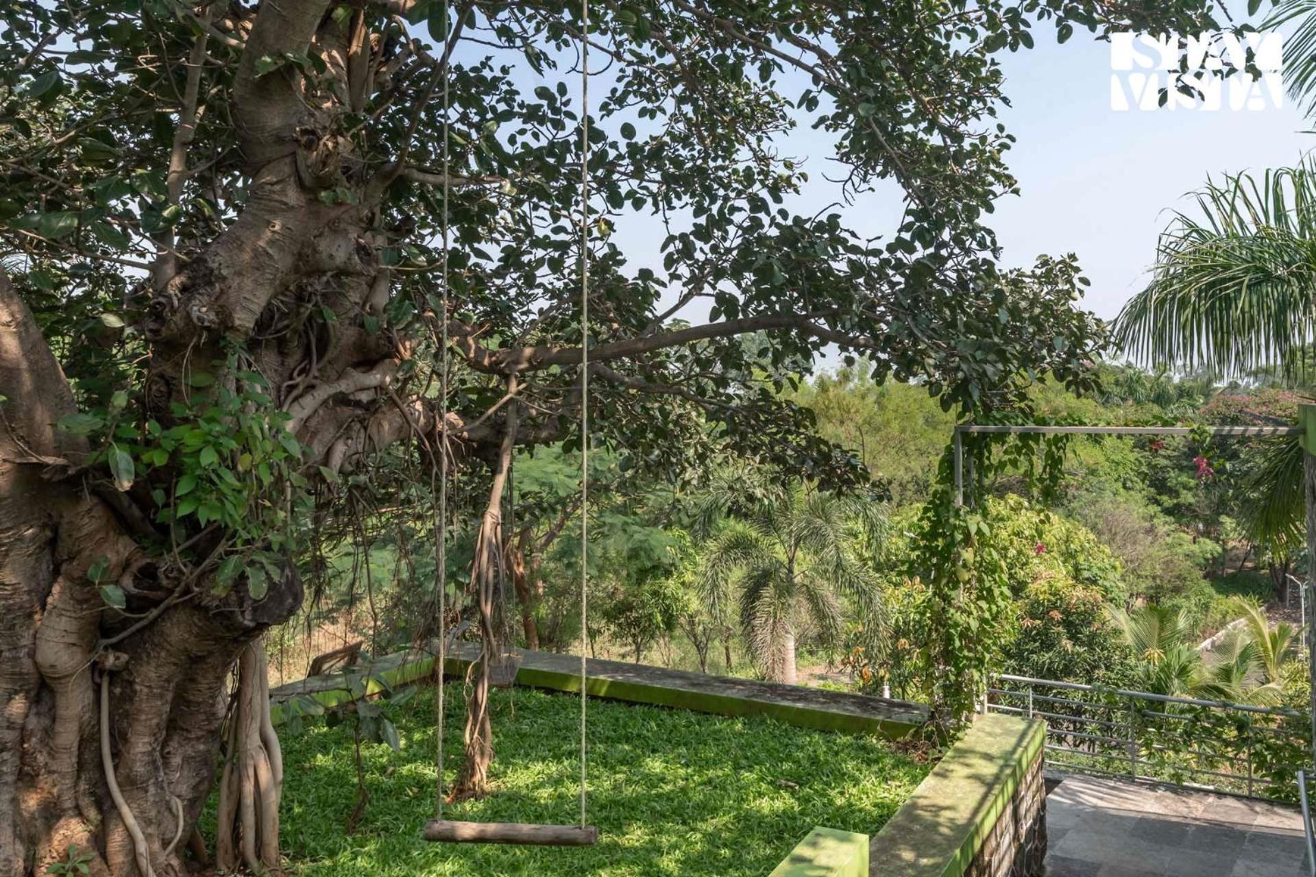 Stayvista At Banyan Bliss With Pool, Bonfire & Lawn Villa *
