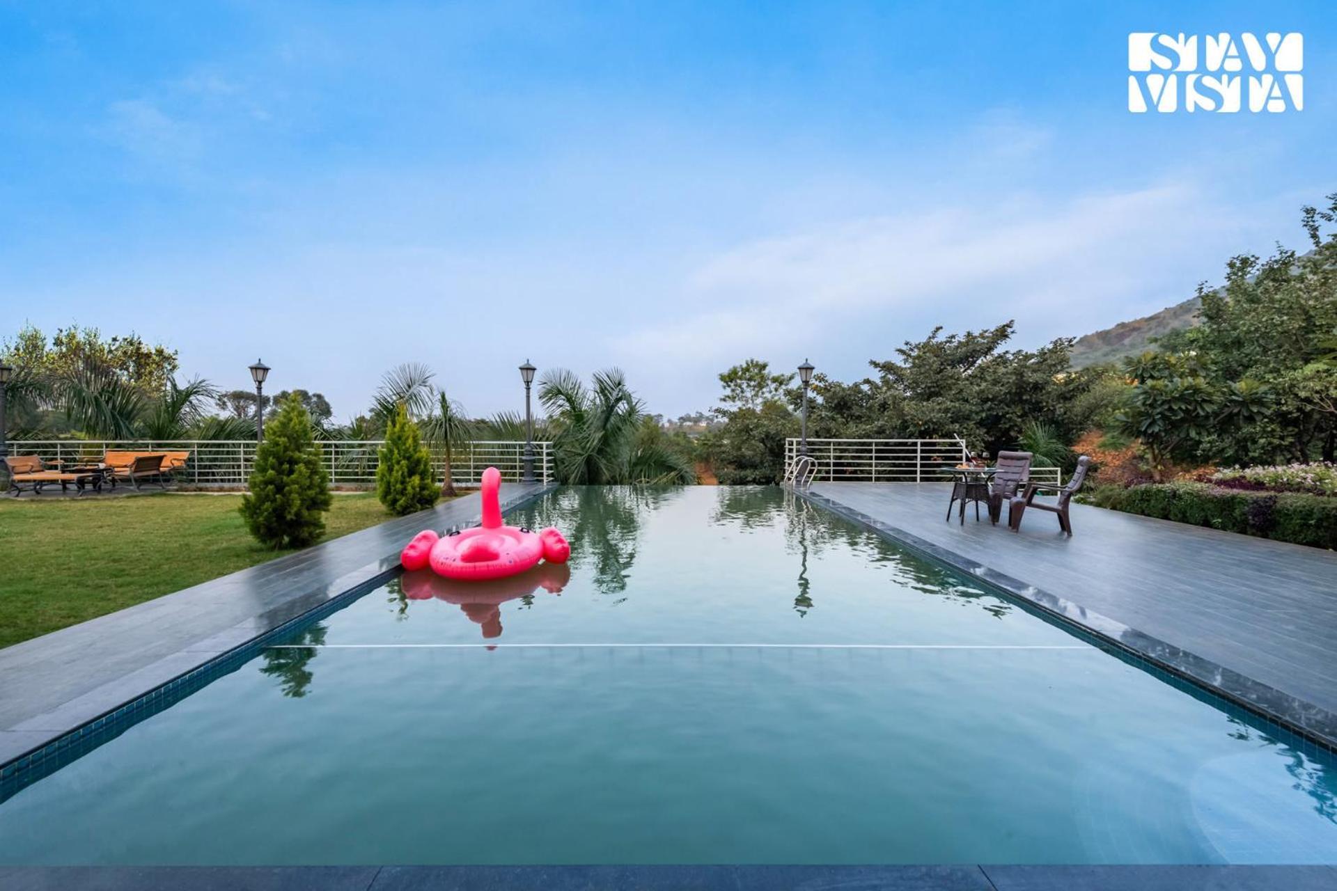 Villa Stayvista At Banyan Bliss With Pool, Bonfire & Lawn *