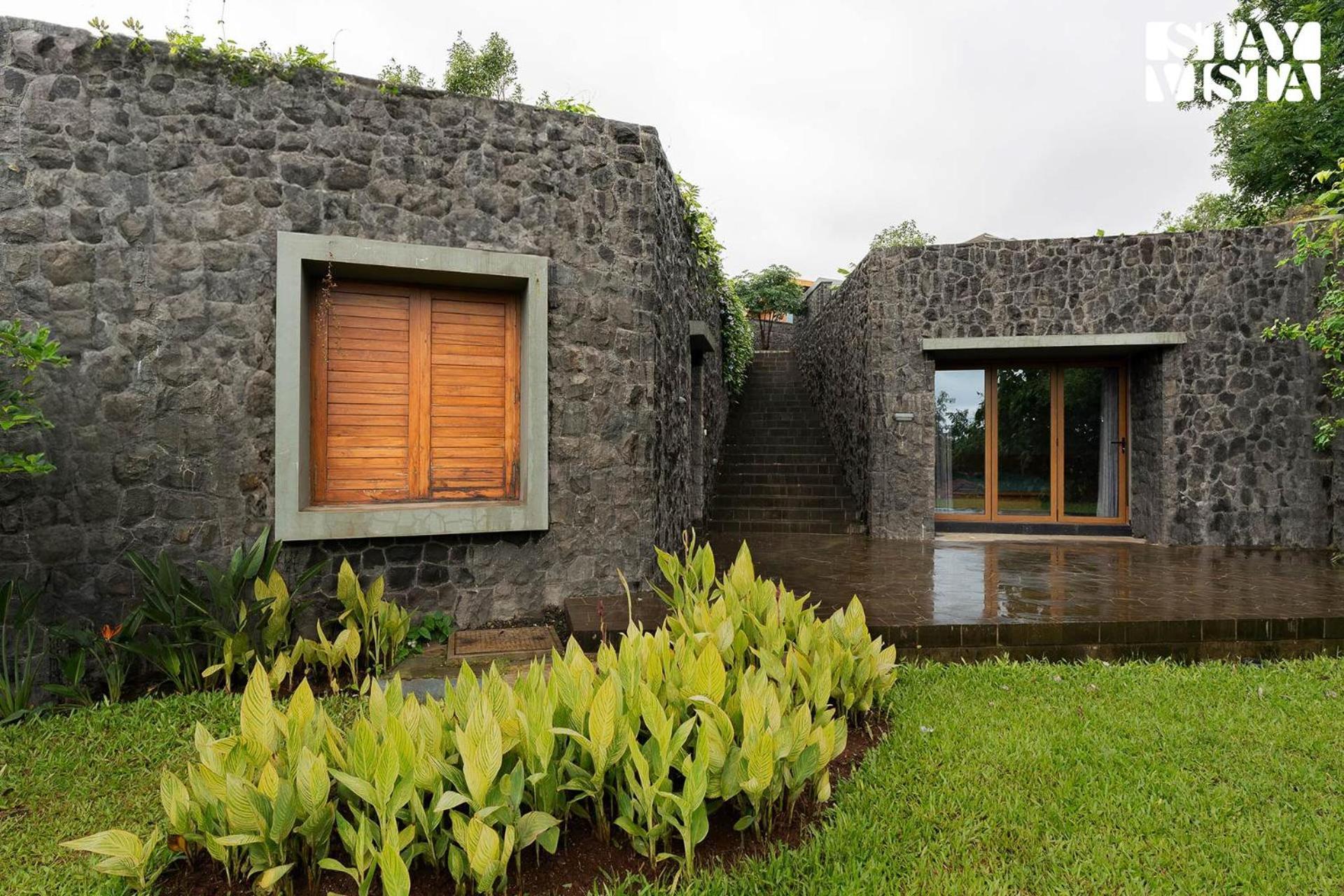 Stayvista At Stonescape With Pool, Lawn & Mountain View * Nashik