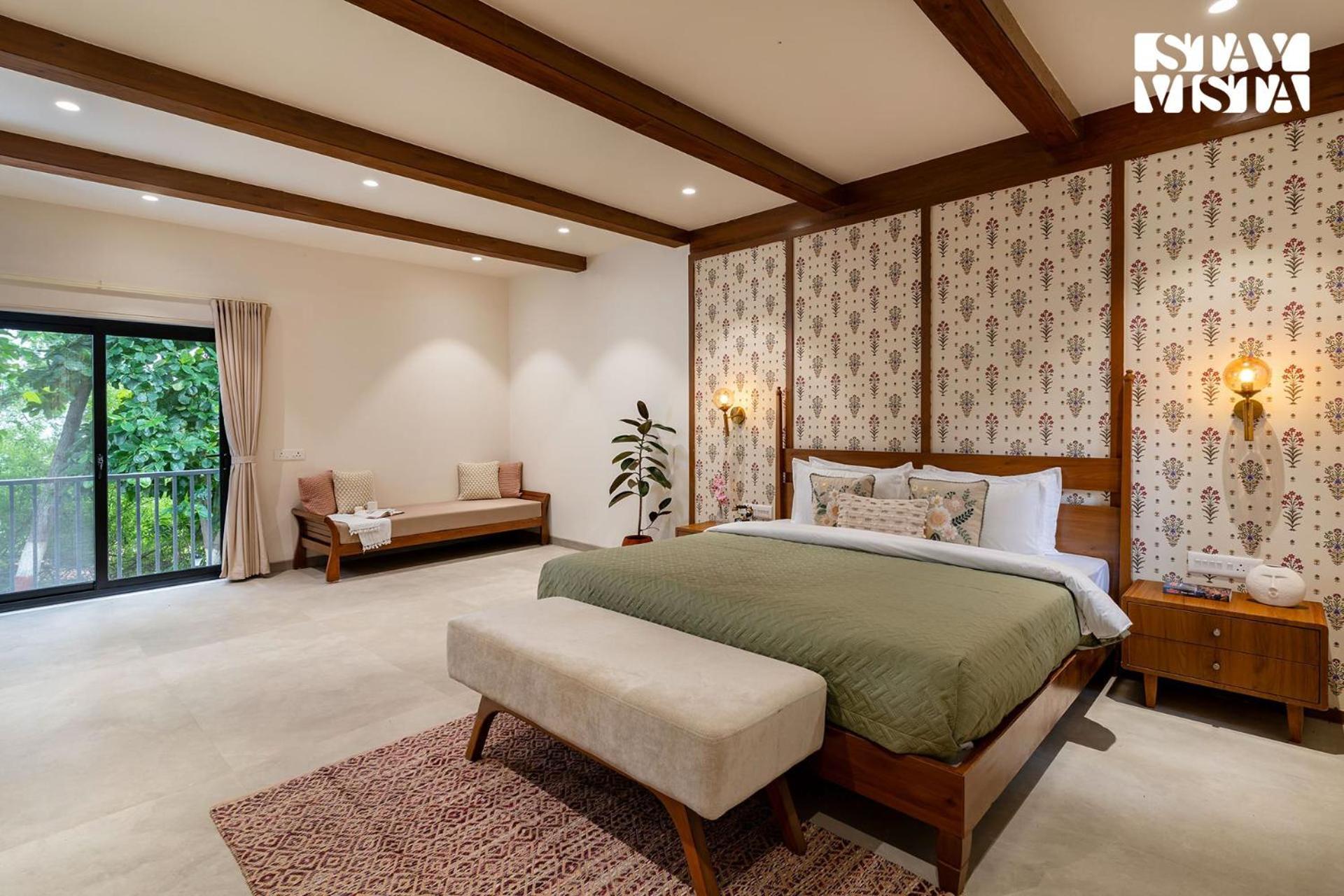 Villa Stayvista At Amber & Mist - Pool And Lawn Nashik