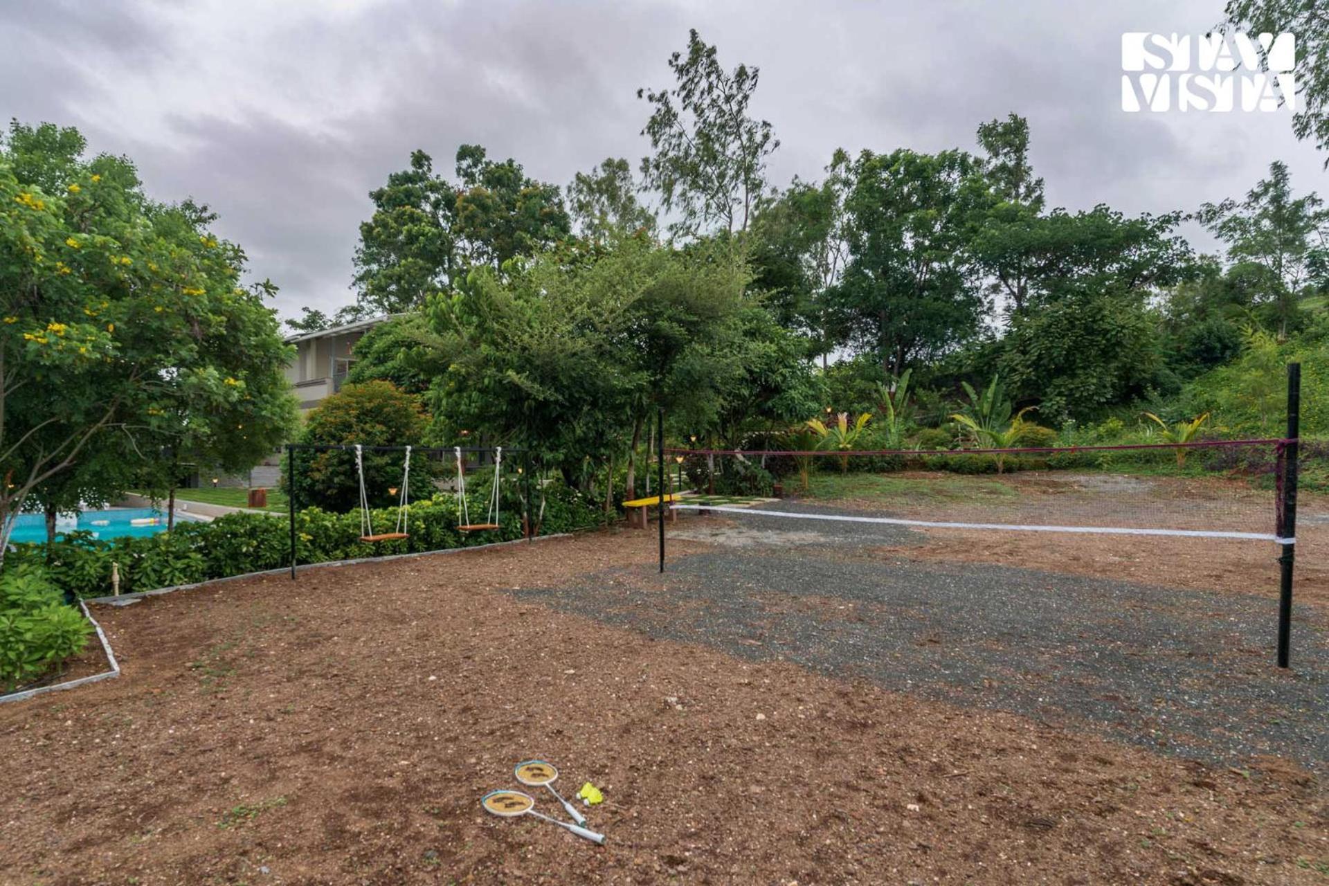 Stayvista At Amber & Mist - Pool And Lawn