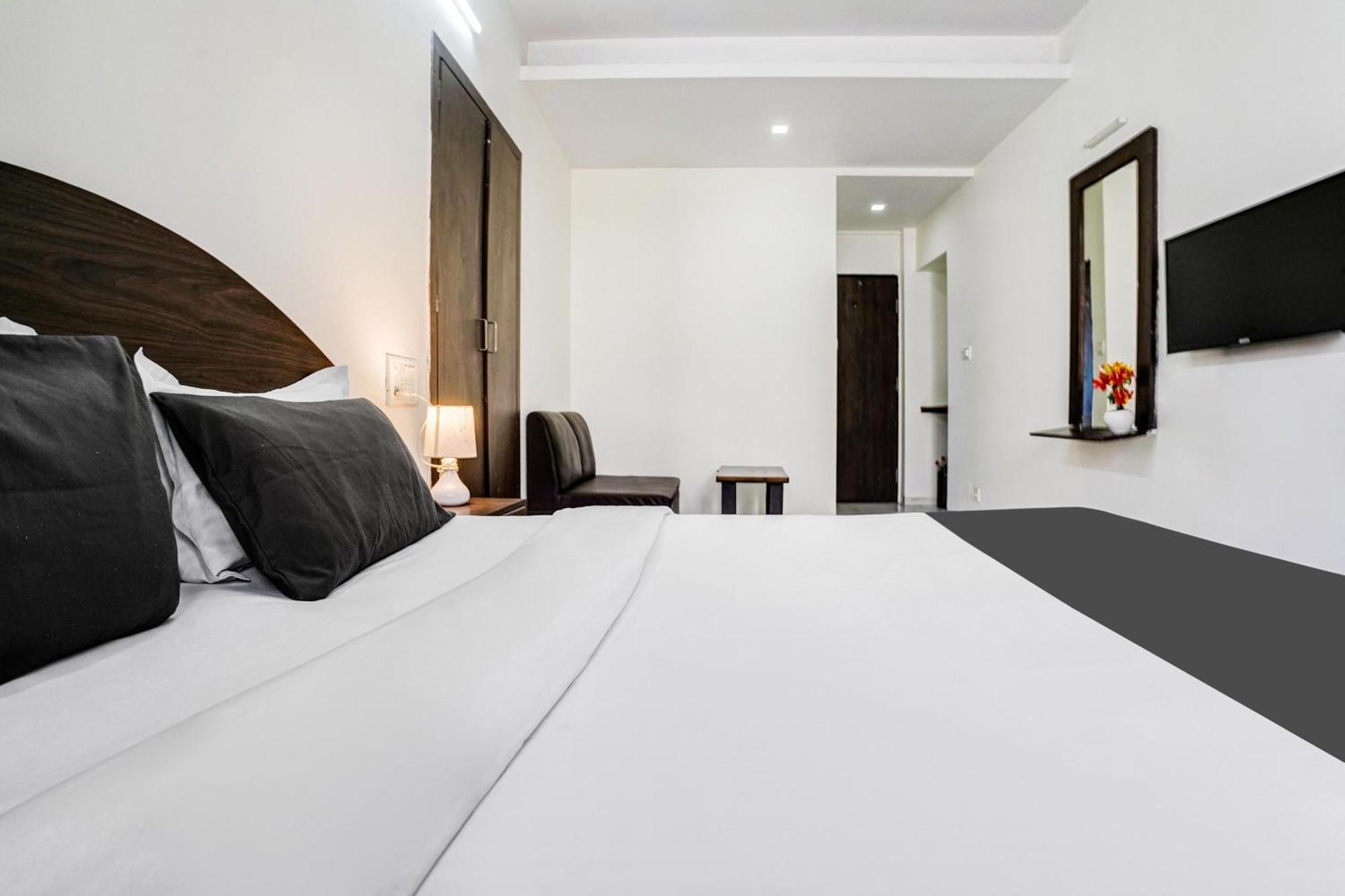 Hotel Super O Near Vijay Mamta Theatre Formerly Sahara 3*