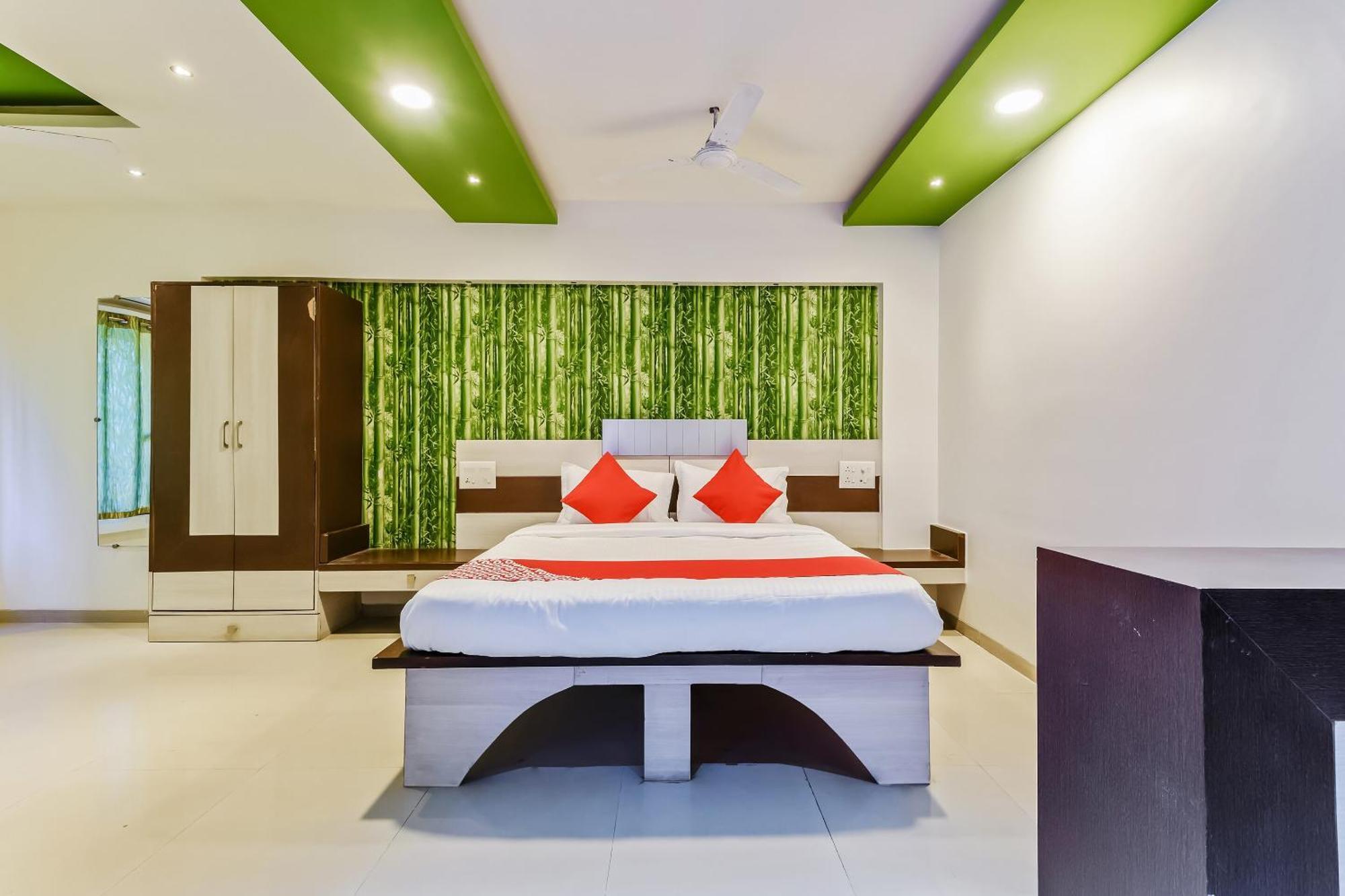 Hotel O Sachin Residency 4*