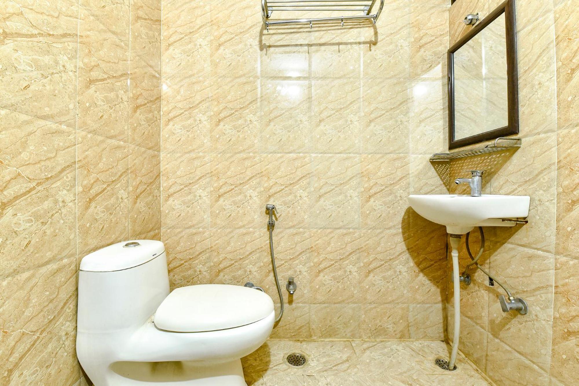 Fabhotel Prestige Elite - Road Hotel