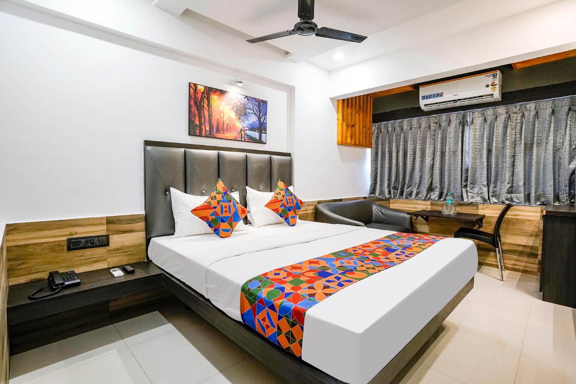 Hotel Fabhotel Prestige Elite - Road