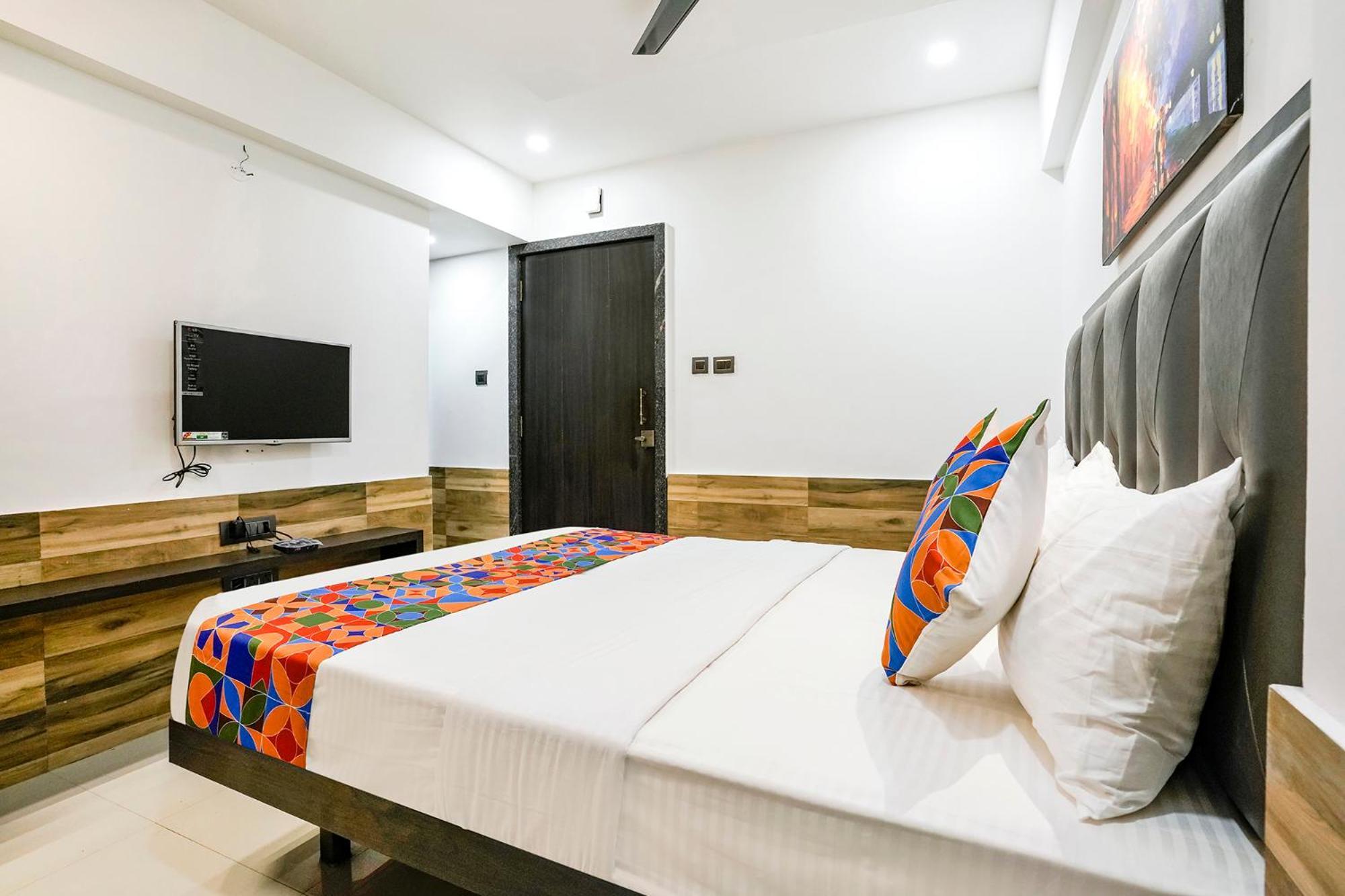 Hotel Fabhotel Prestige Elite - Road