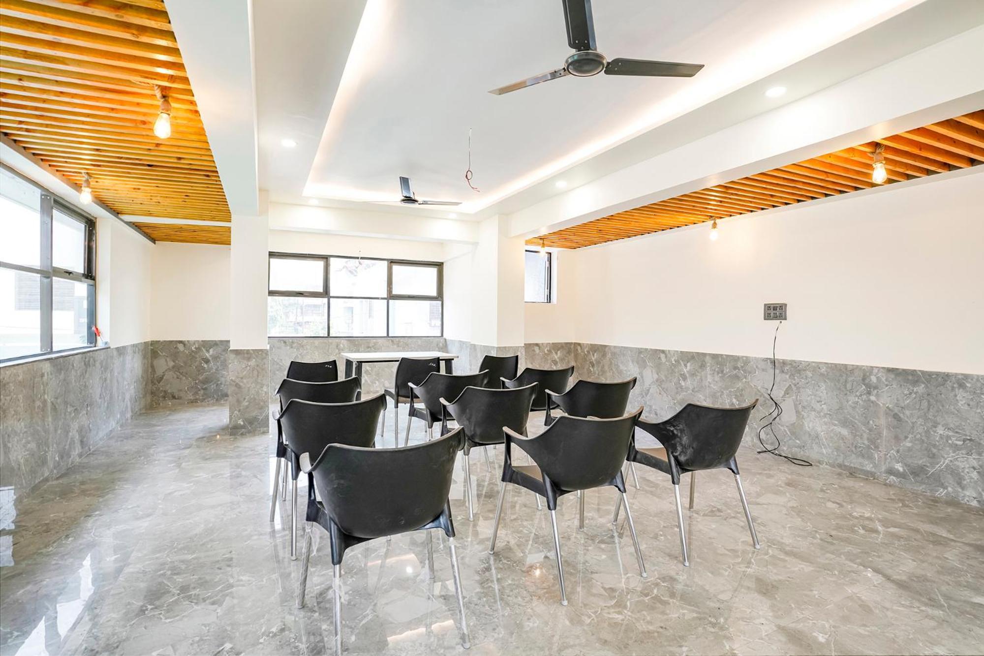 Hotel Fabhotel Prestige Elite - Road 3*