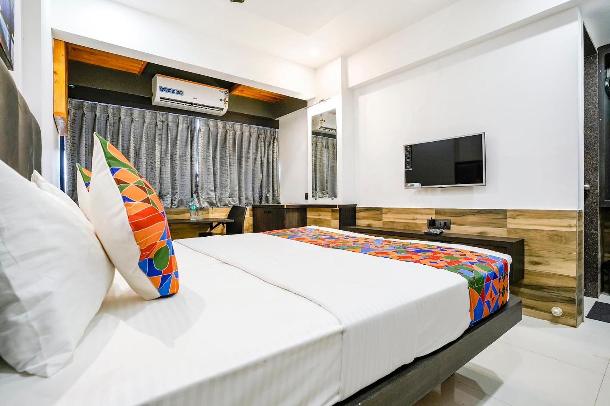 Hotel Fabhotel Prestige Elite - Road