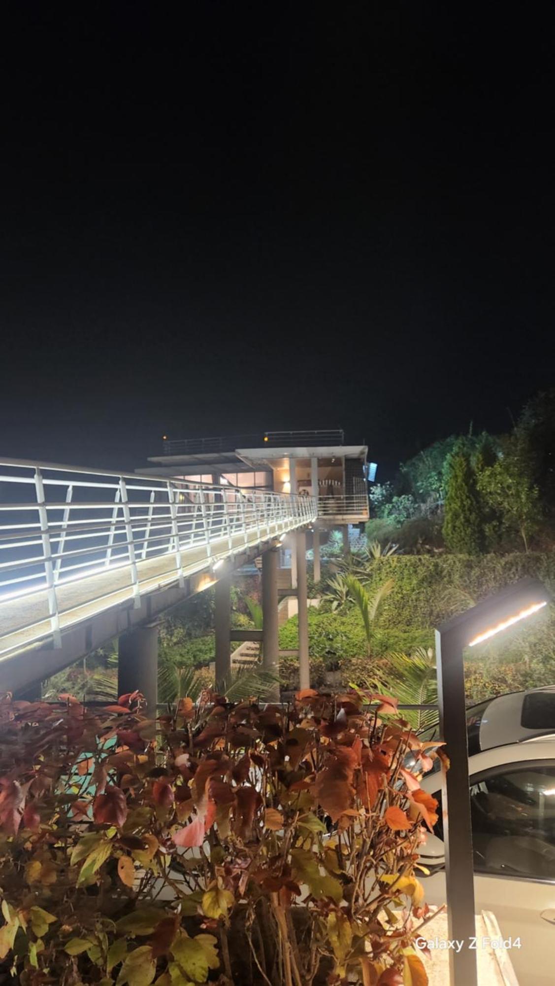 Villa Bridge