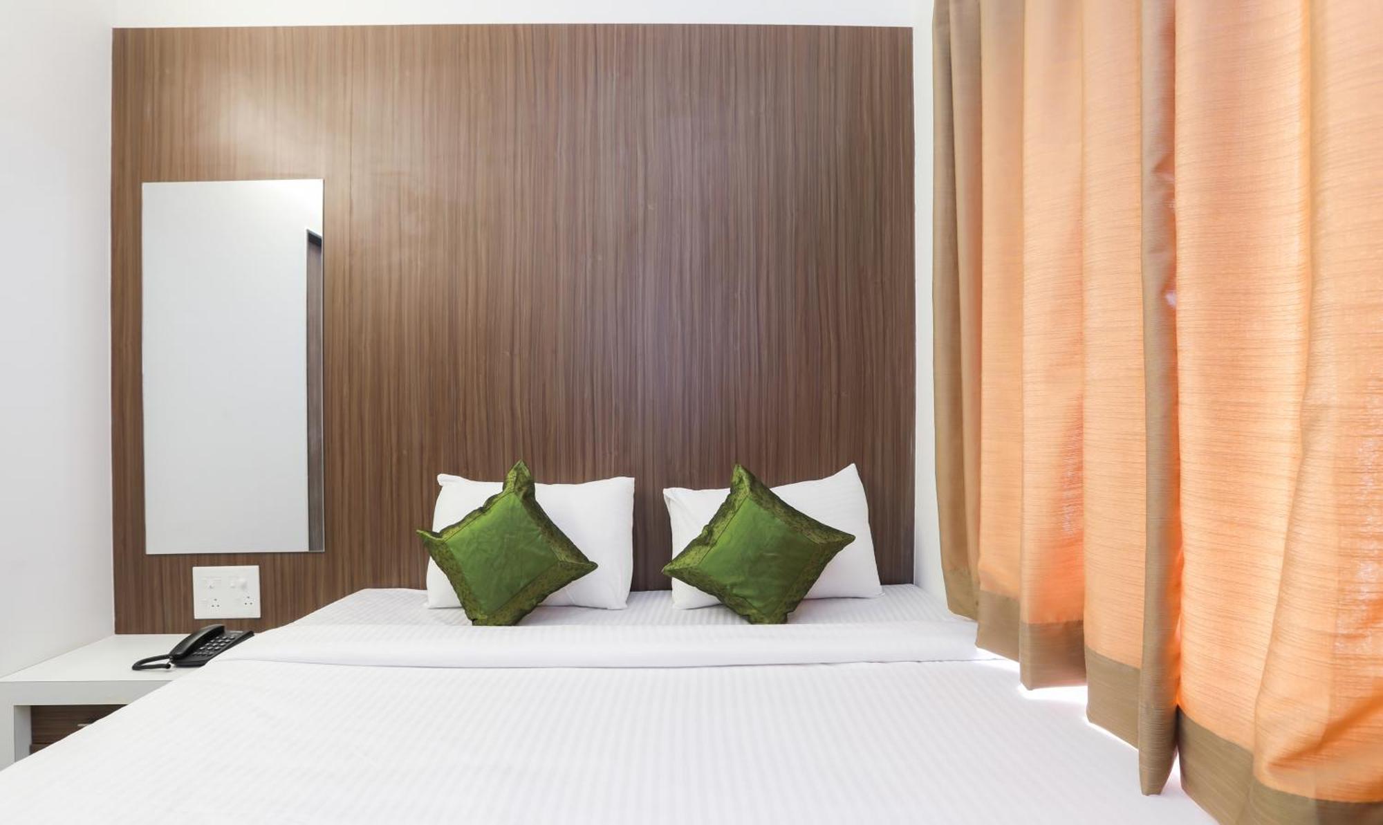 Treebo Sapphire Hotel 3*
