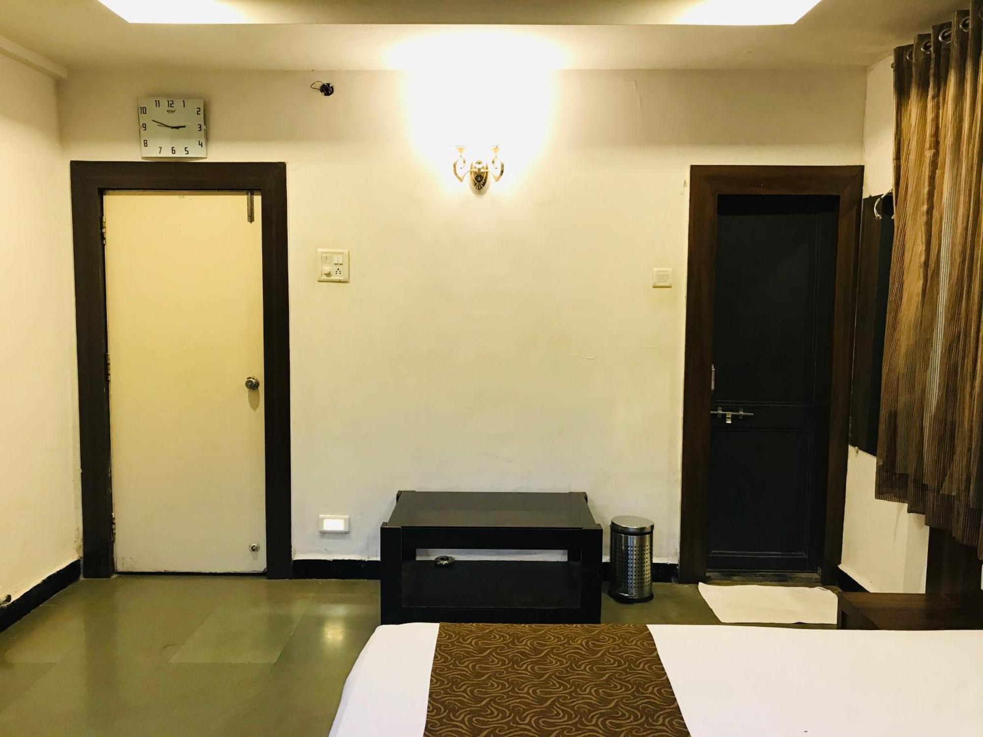 Liva Hotel 2*