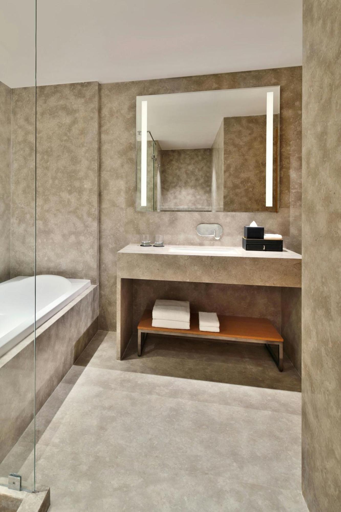 Courtyard By Marriott