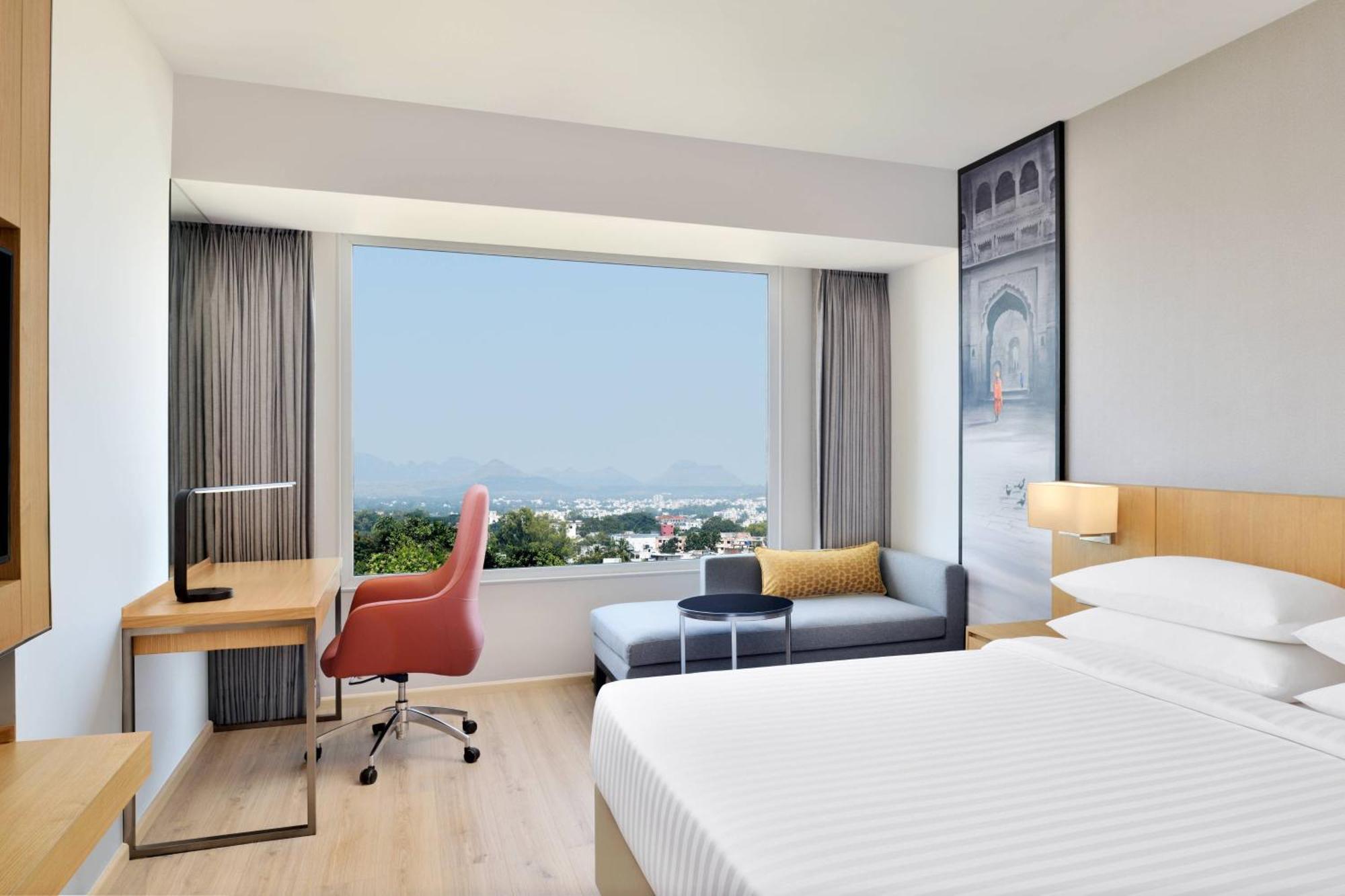 Courtyard By Marriott Hotel