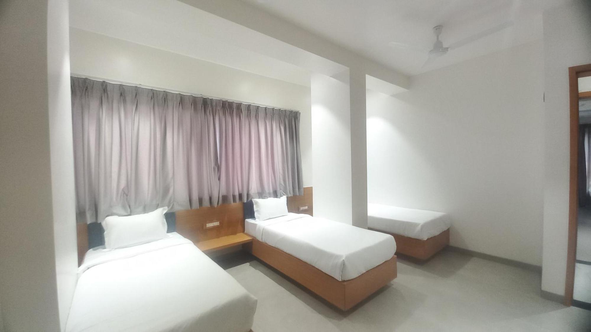 Elite Hotel 3*