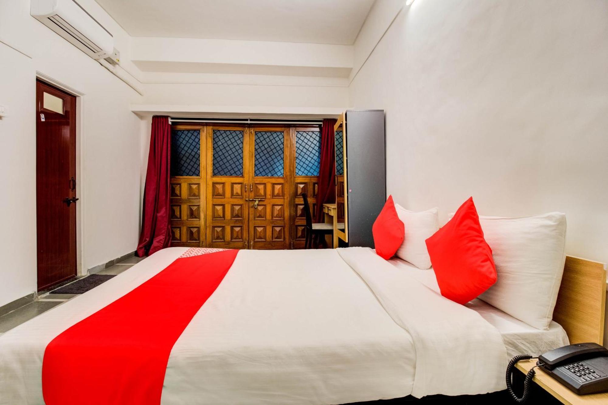 Super O Saubhagya Hotel *
