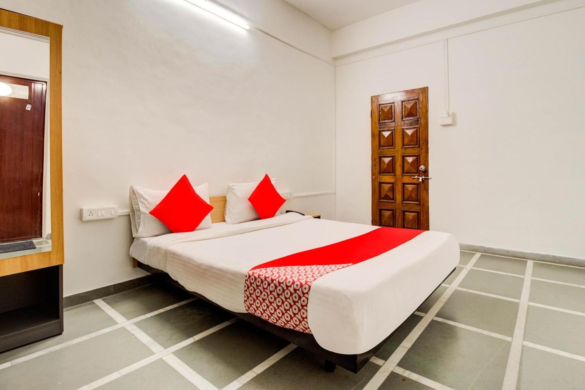 Super O Saubhagya Hotel *