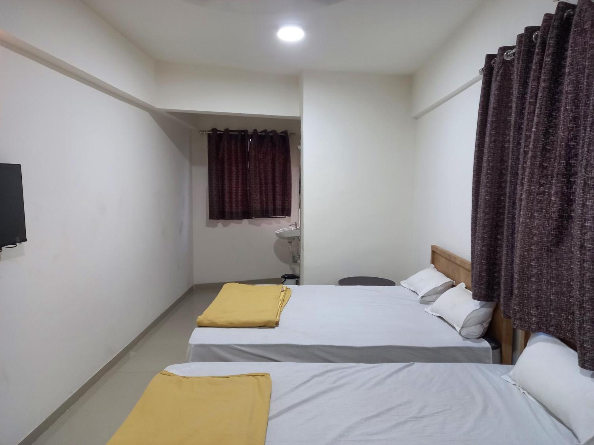 Highway Palace Hotel 2*