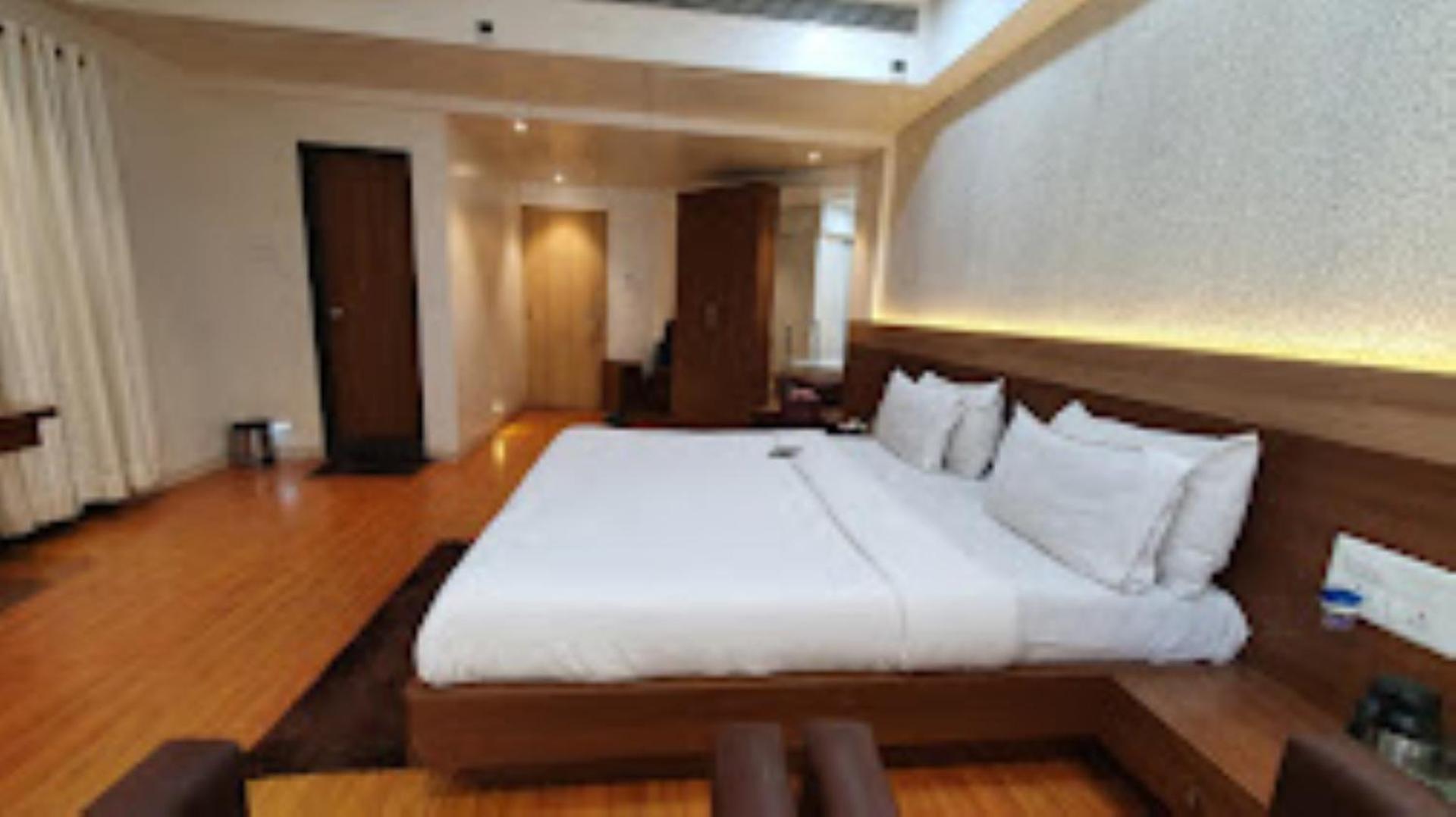 Luxx Riviera , 3* Nashik