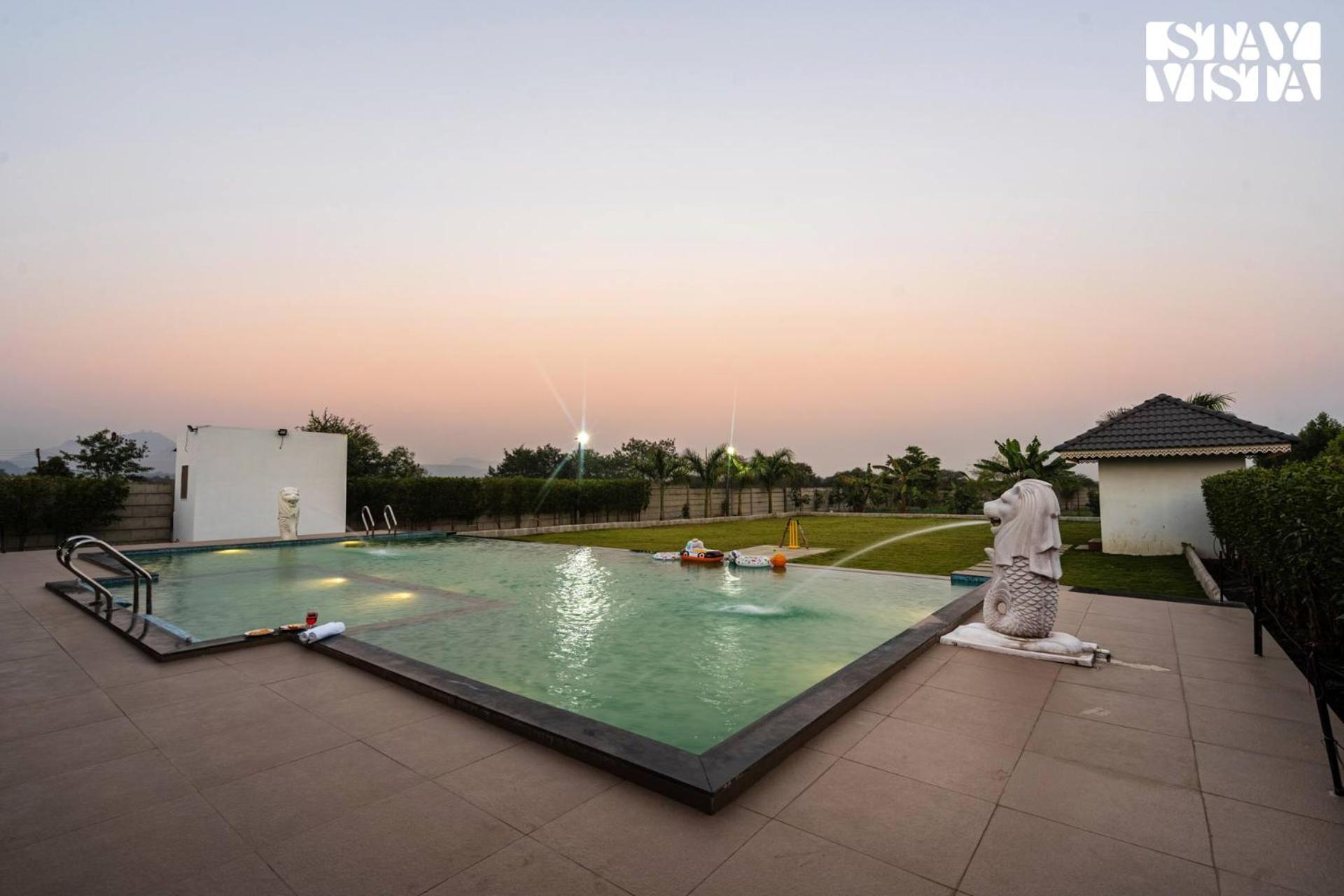 Stayvista At Blisswood With Pool & Bar Villa *